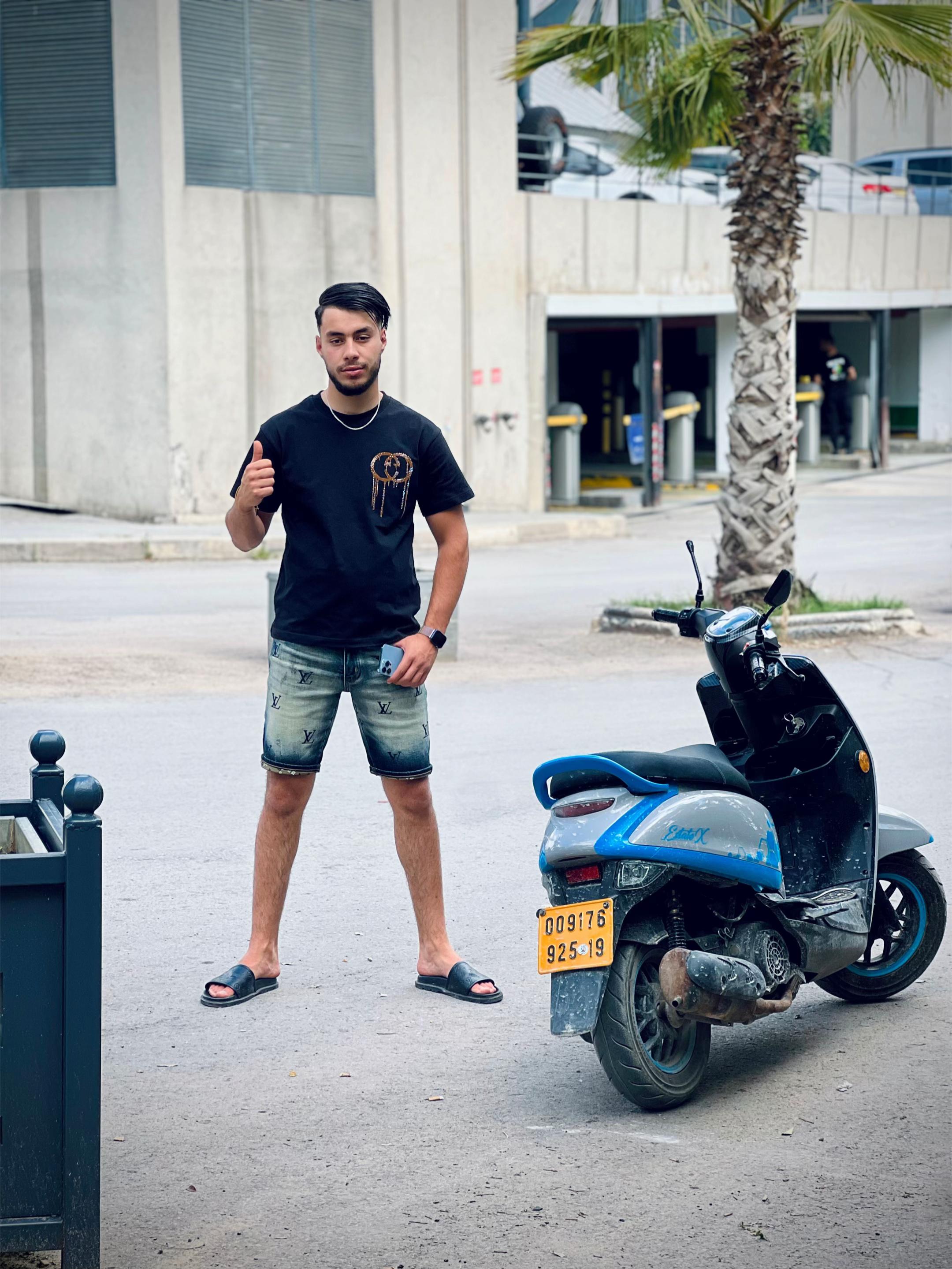 @younes.phone_19