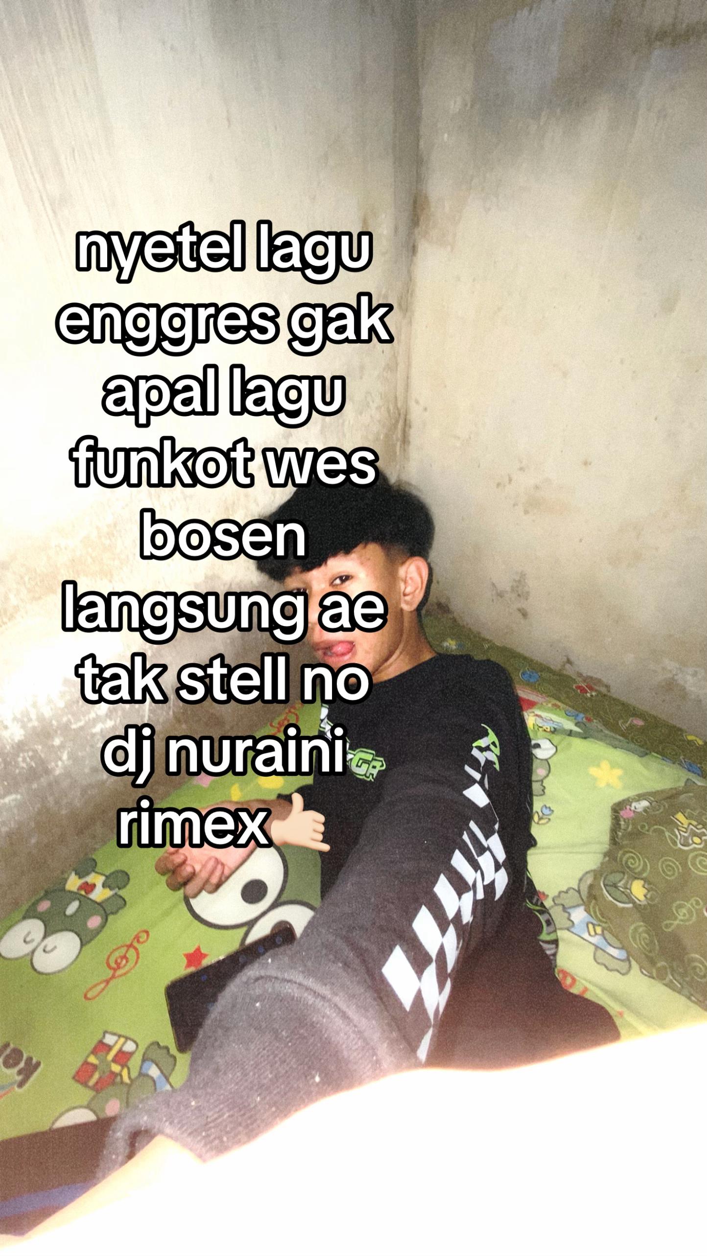 @🦅