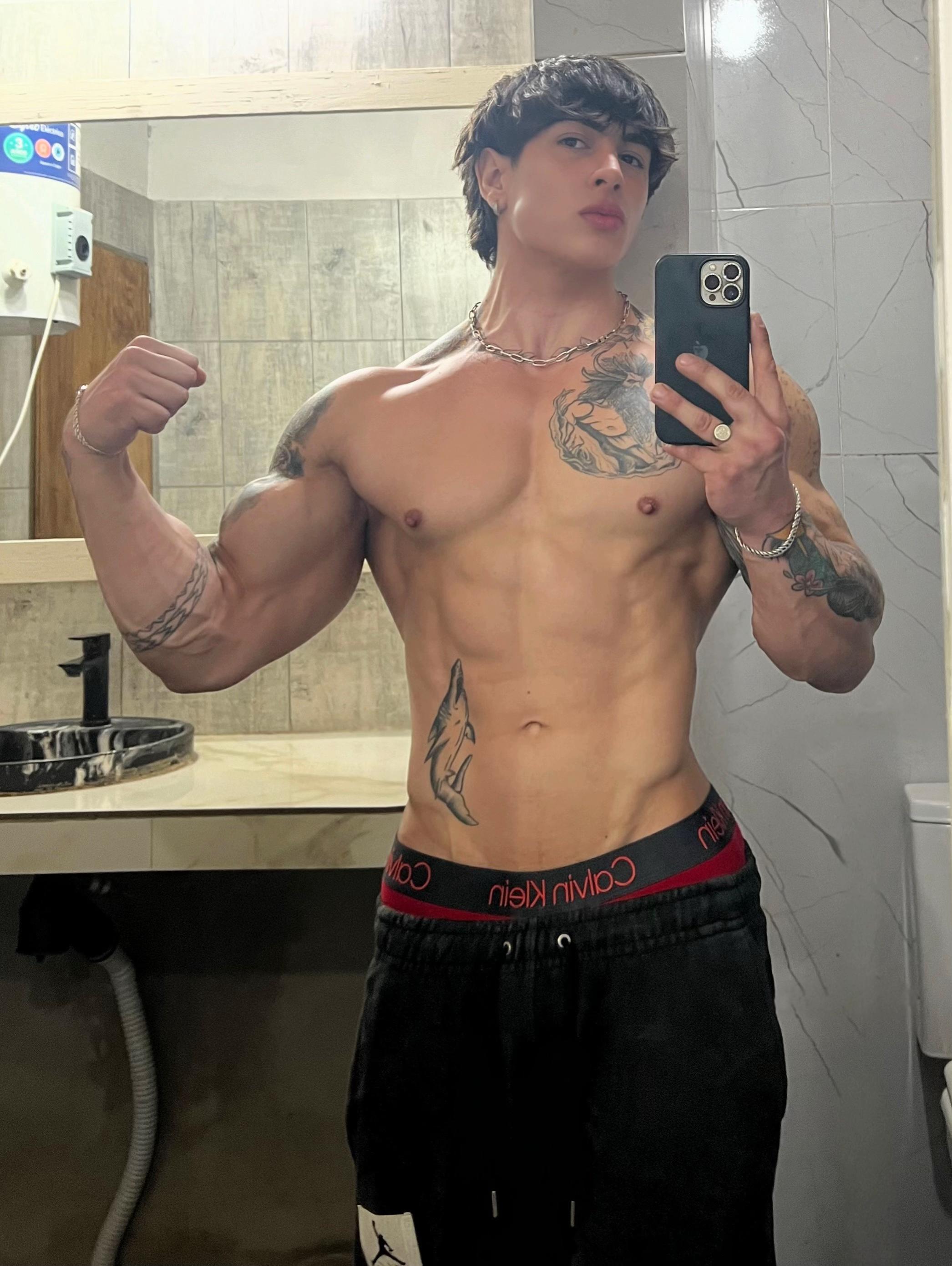 @Nicolás