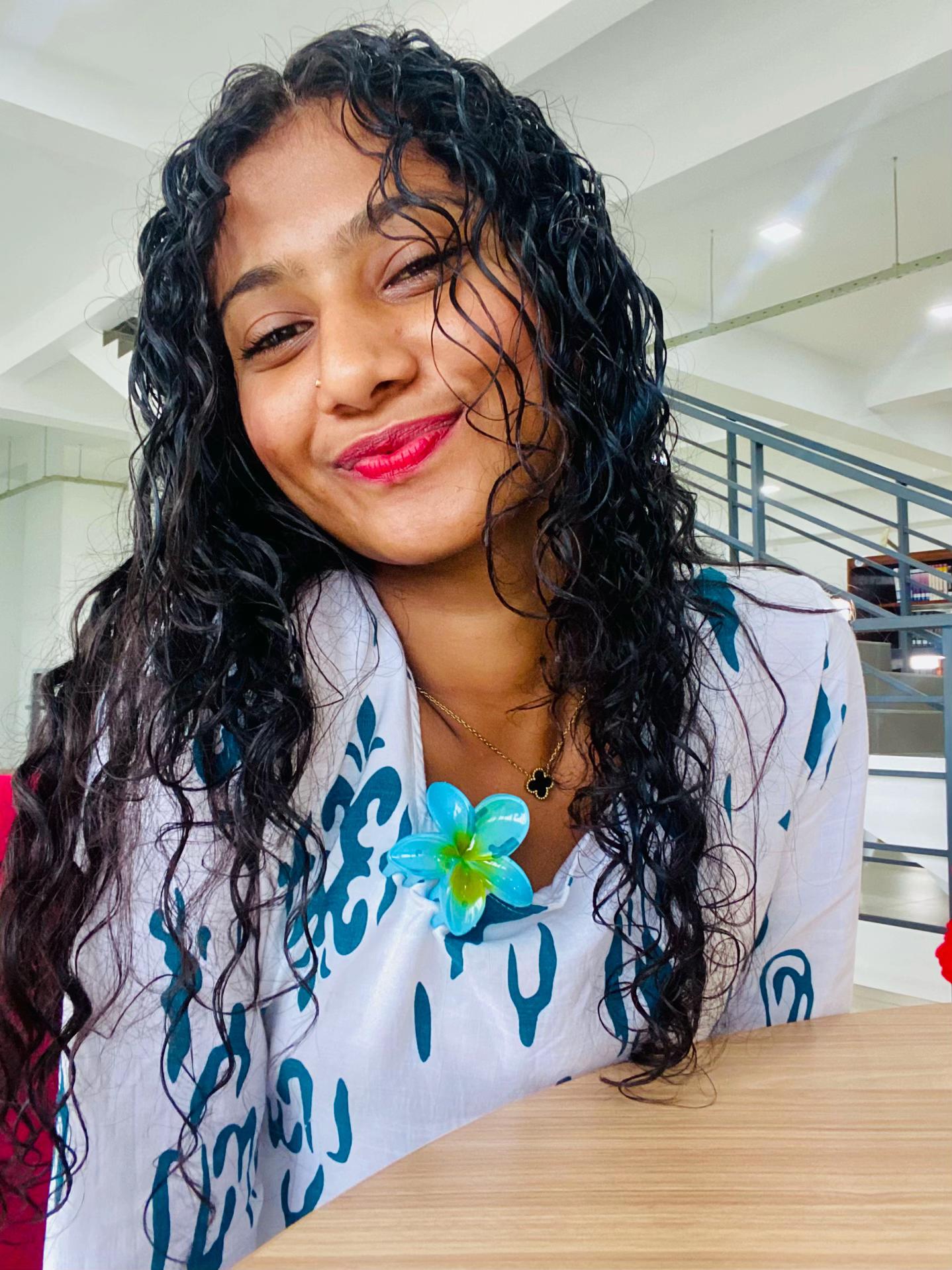 @tharu_shii✨