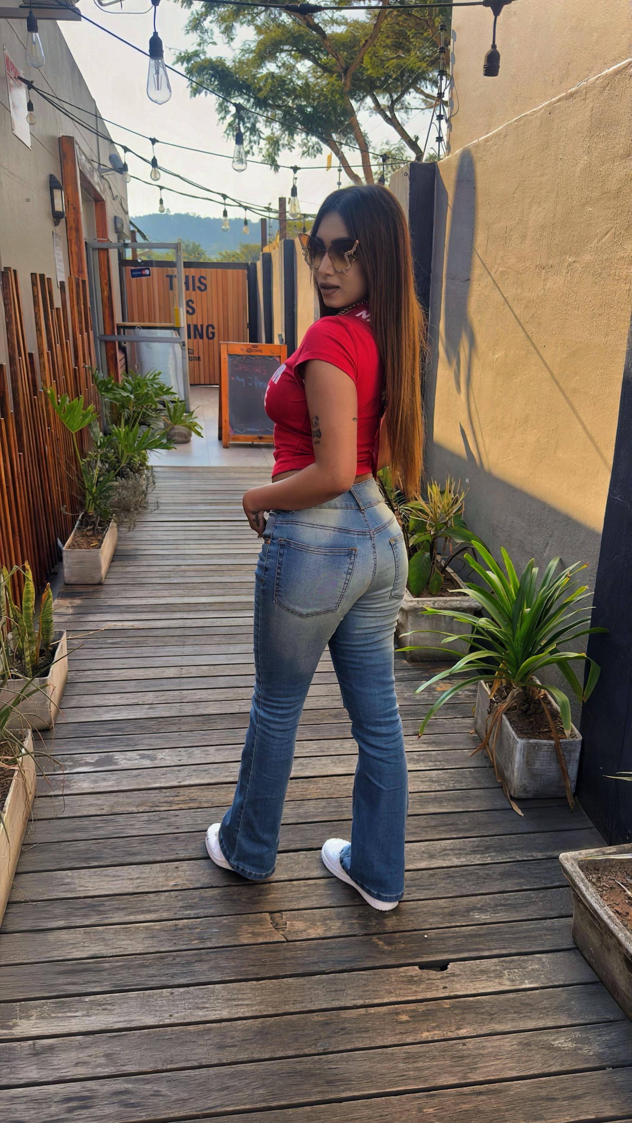 @denelleince