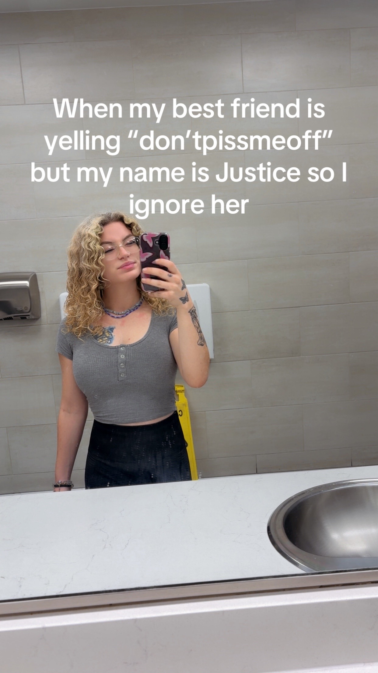 @curliefries_