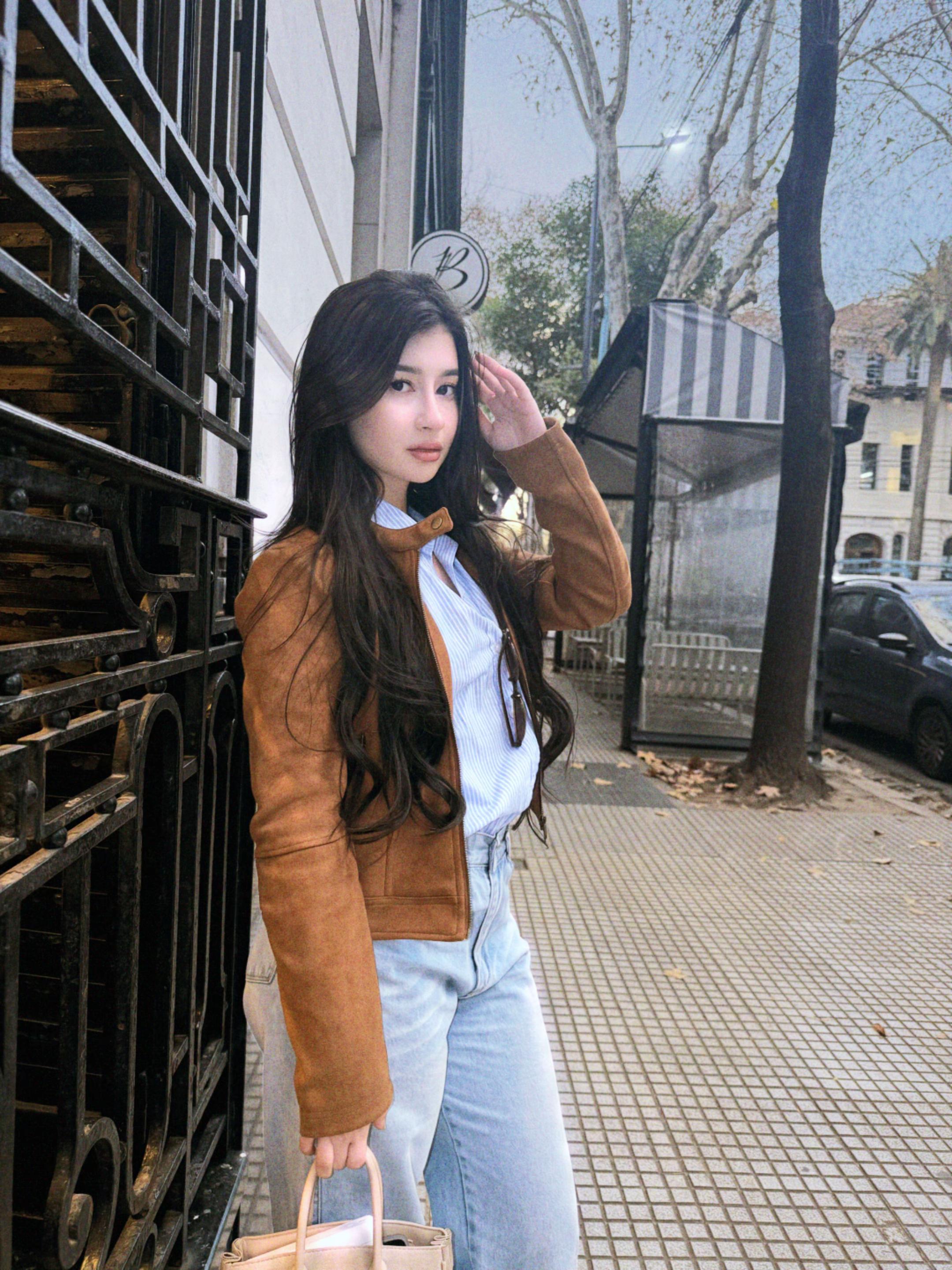 @Lavinia