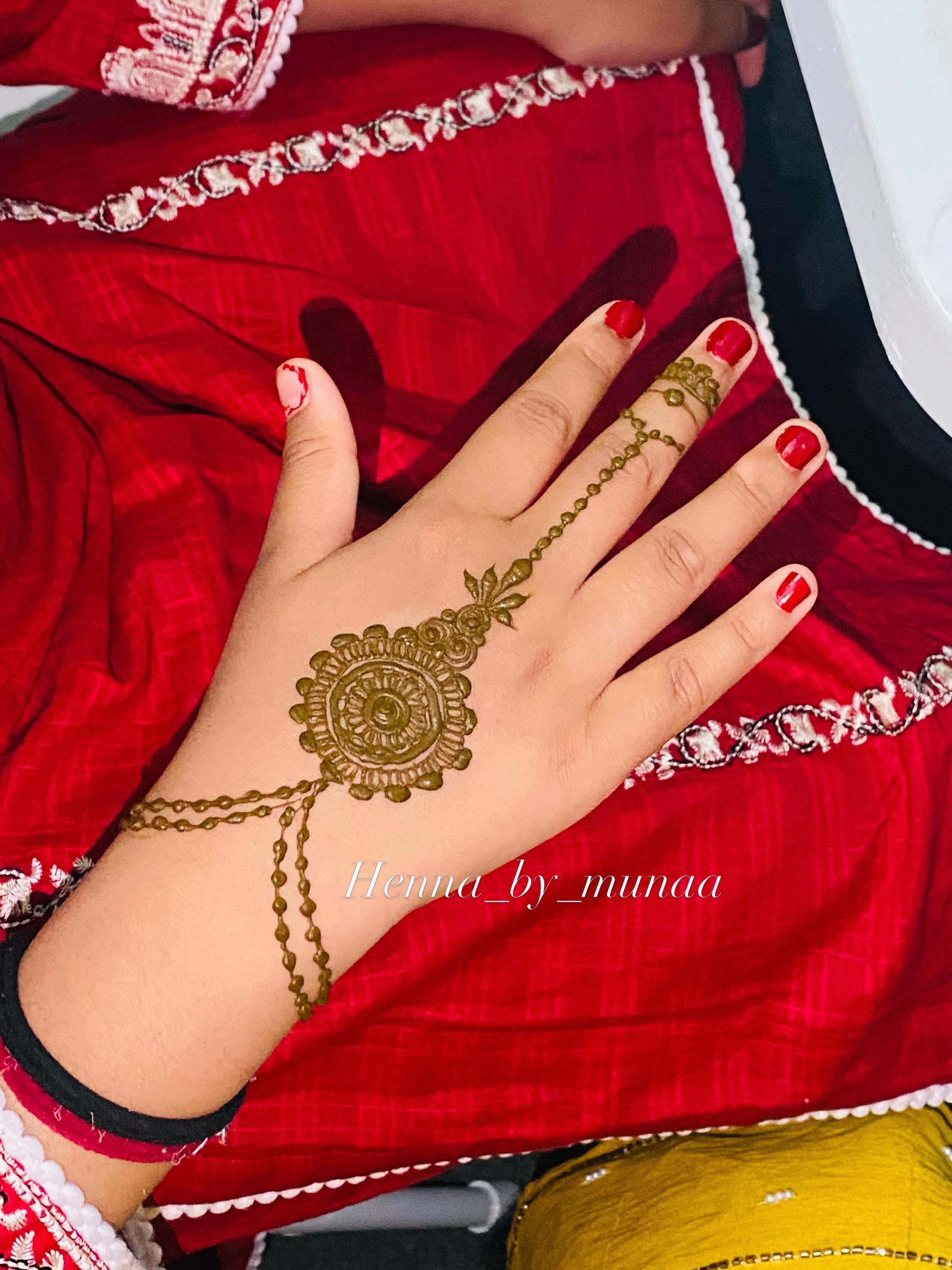 @Henna_by_munaa