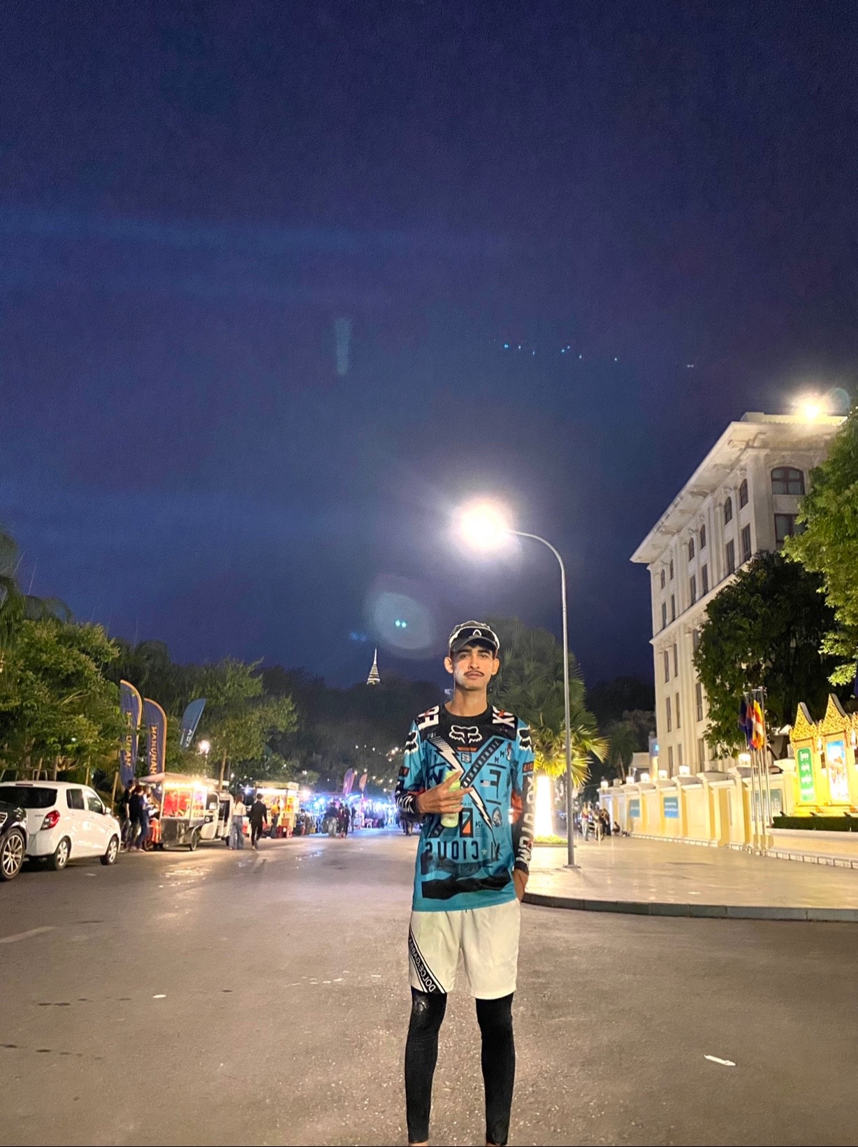 @តុង-Tong
