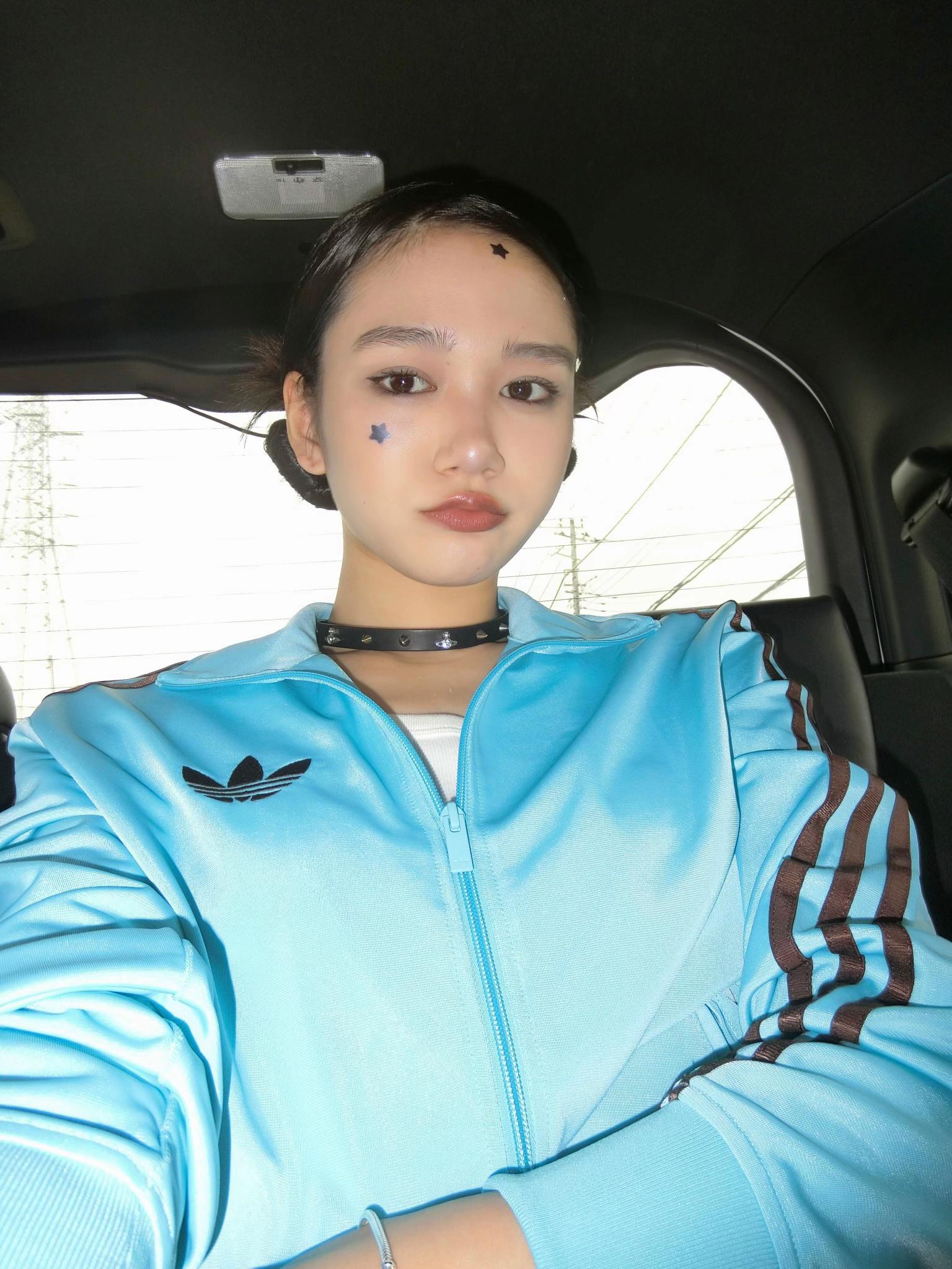@コノ