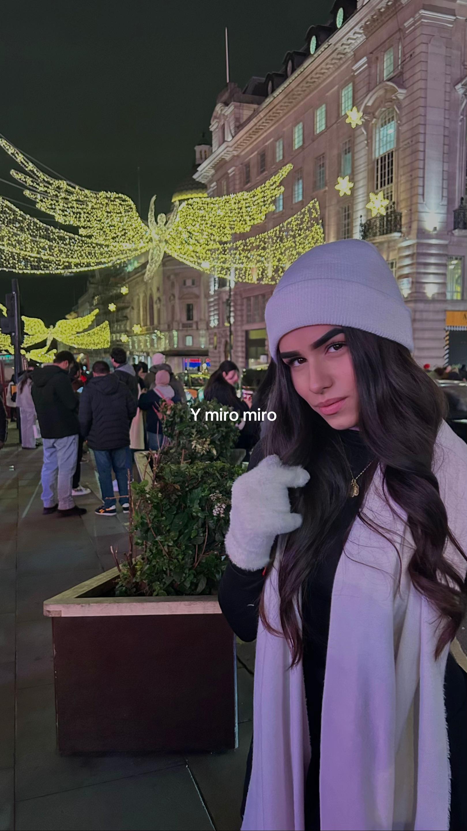 @María