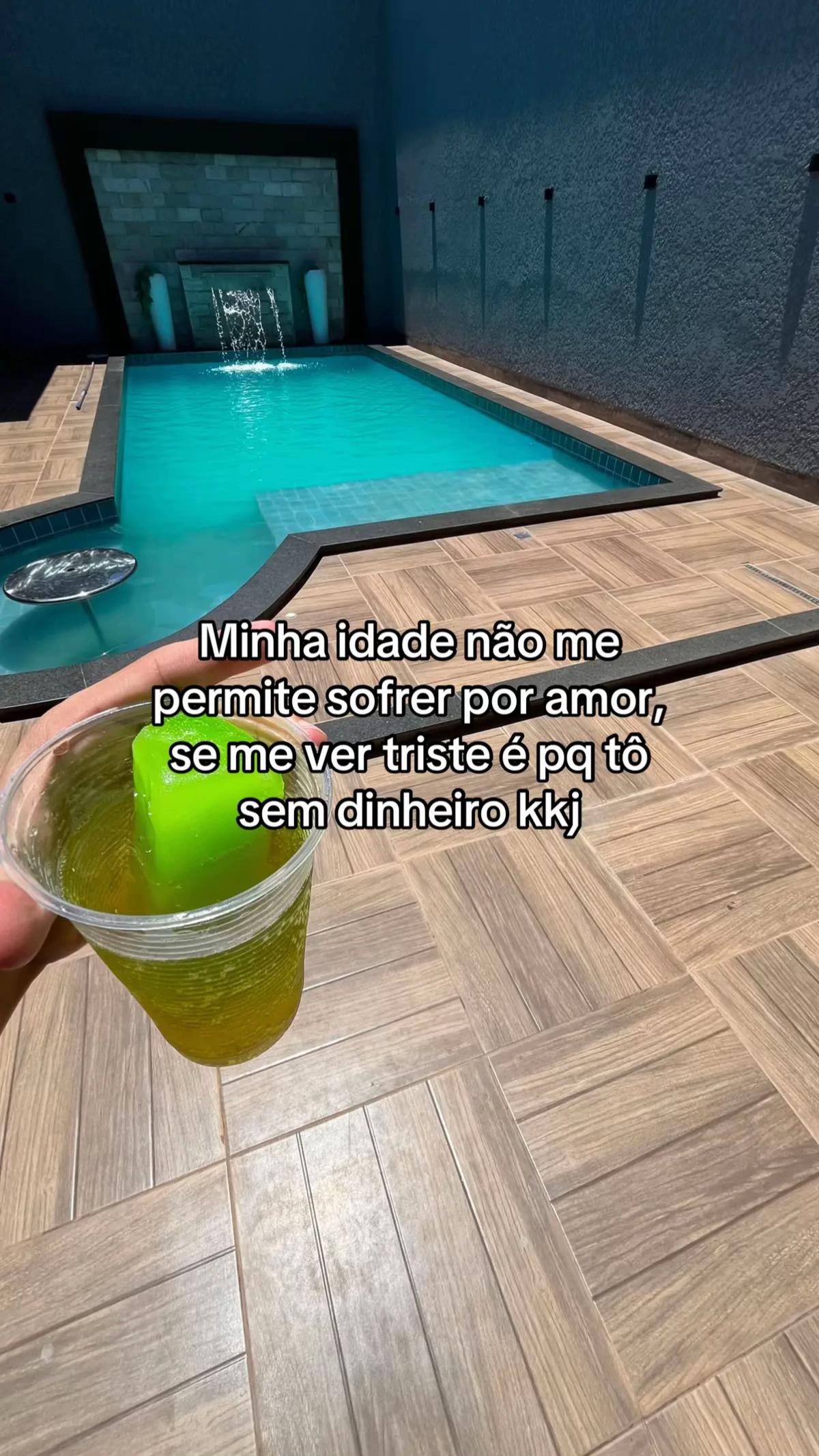 @🧟&zwj;♂️