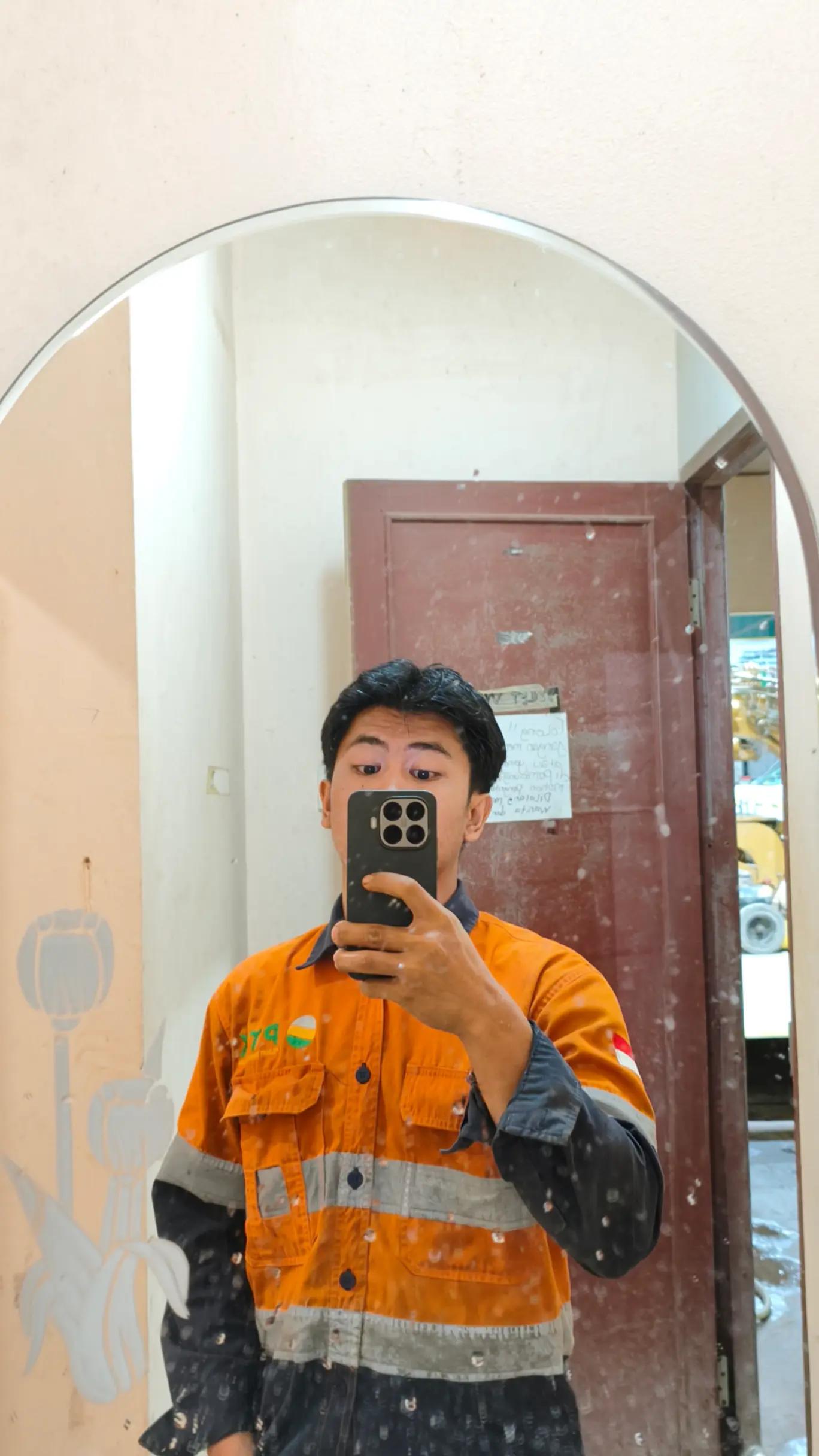 @dyst