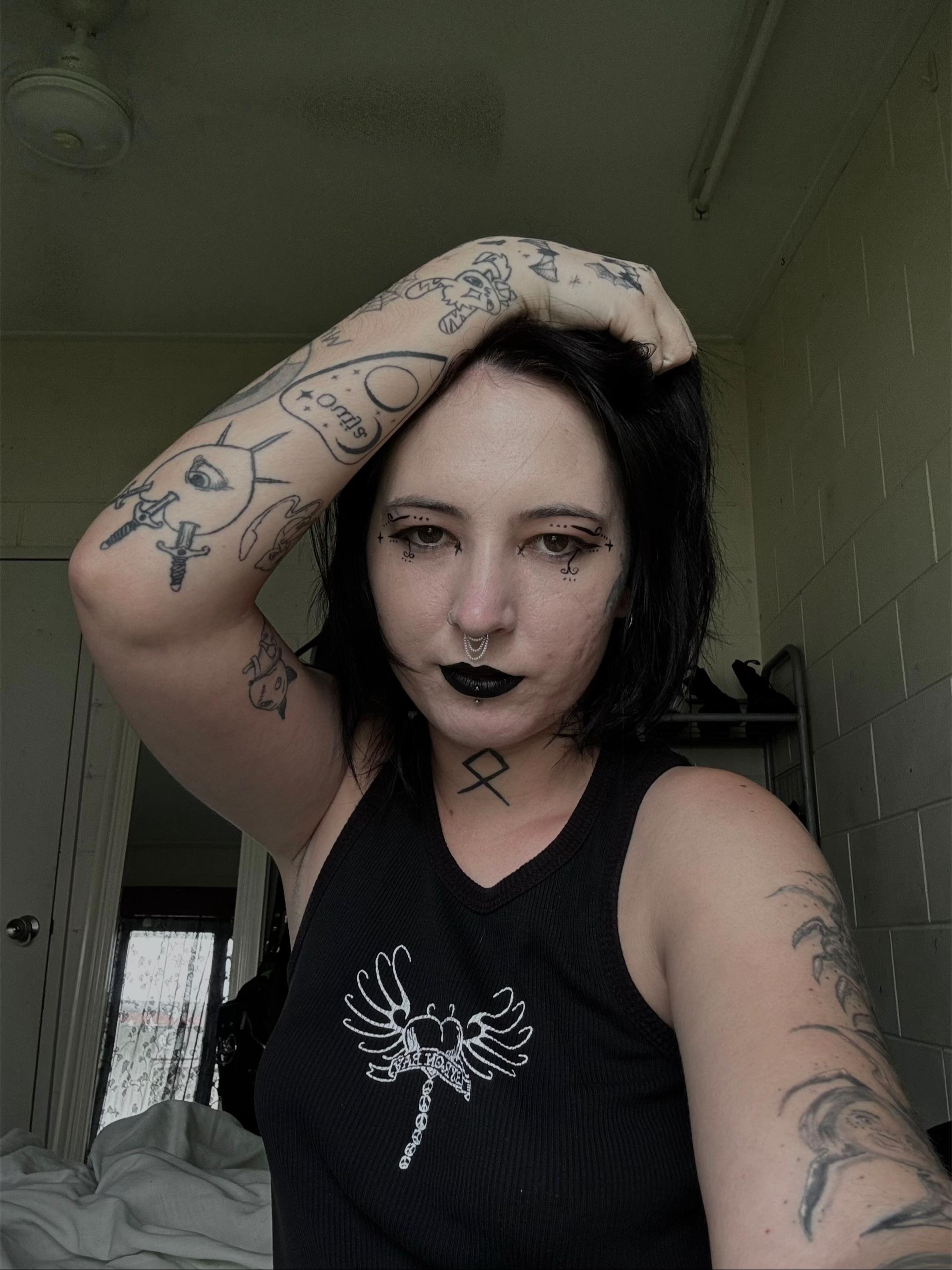 @𝓜𝓪𝓭𝓭𝓲 🦇🏳️&zwj;🌈