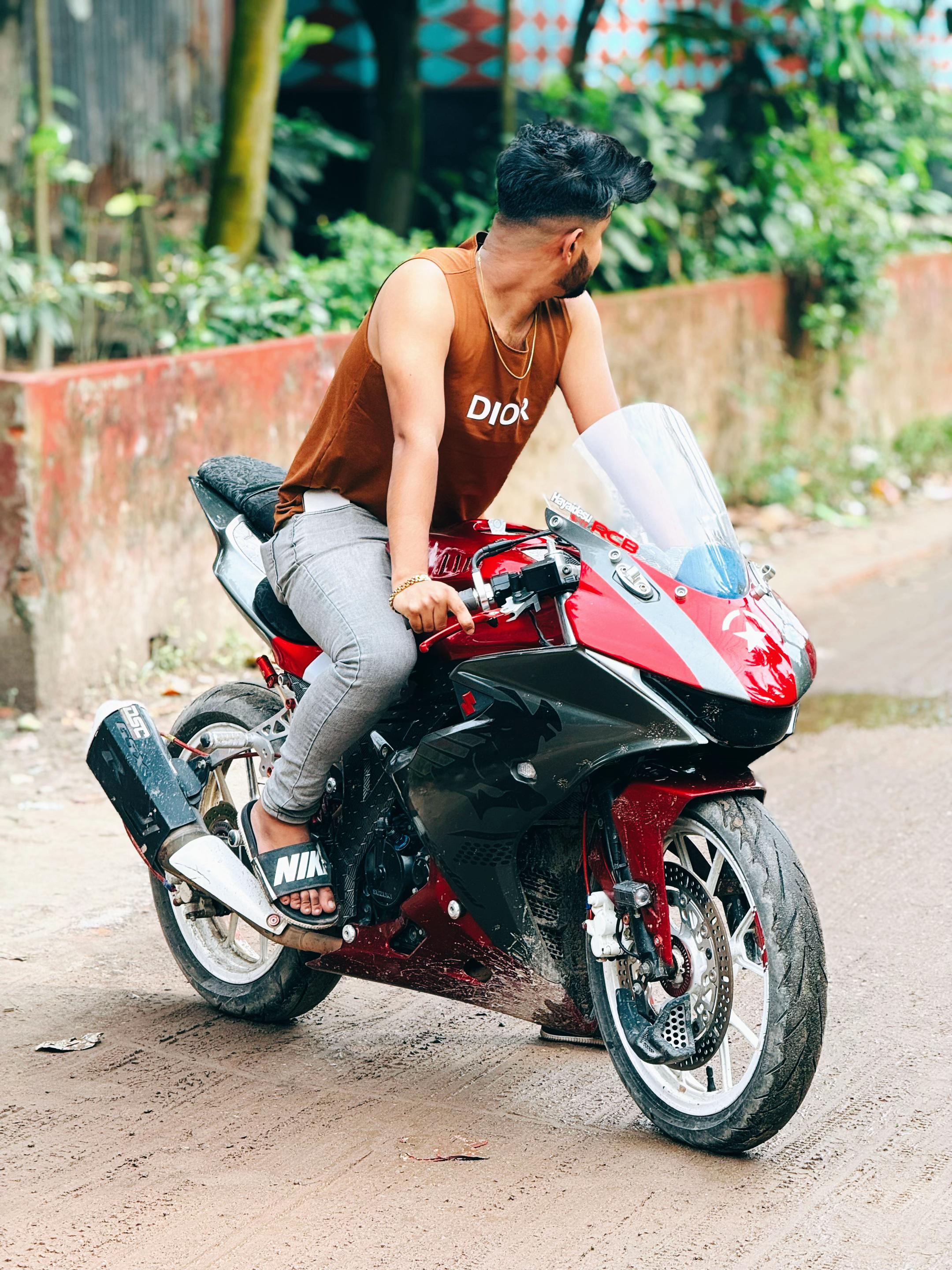 @✨Rayhan🥀