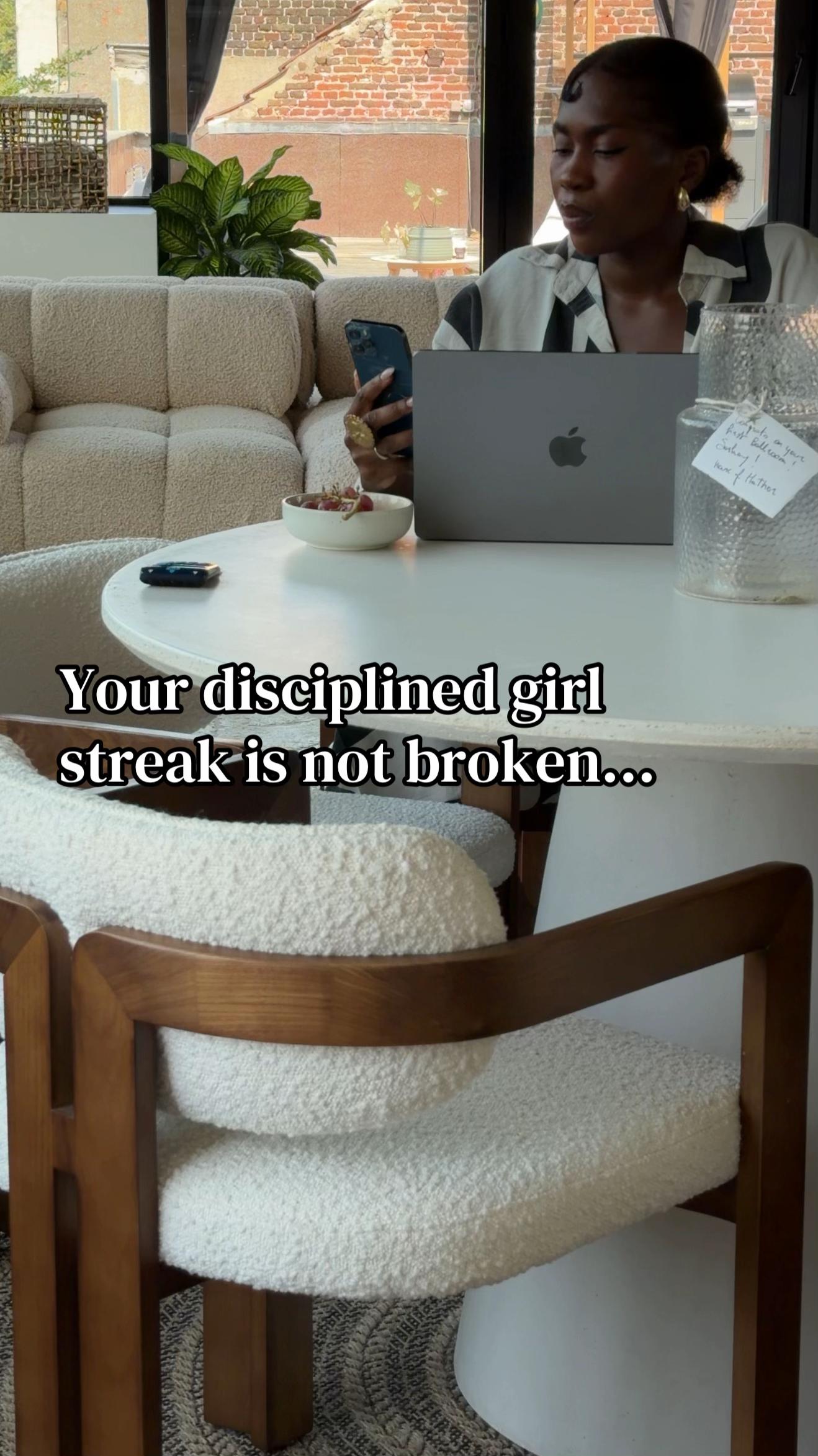 @Emma Nyx