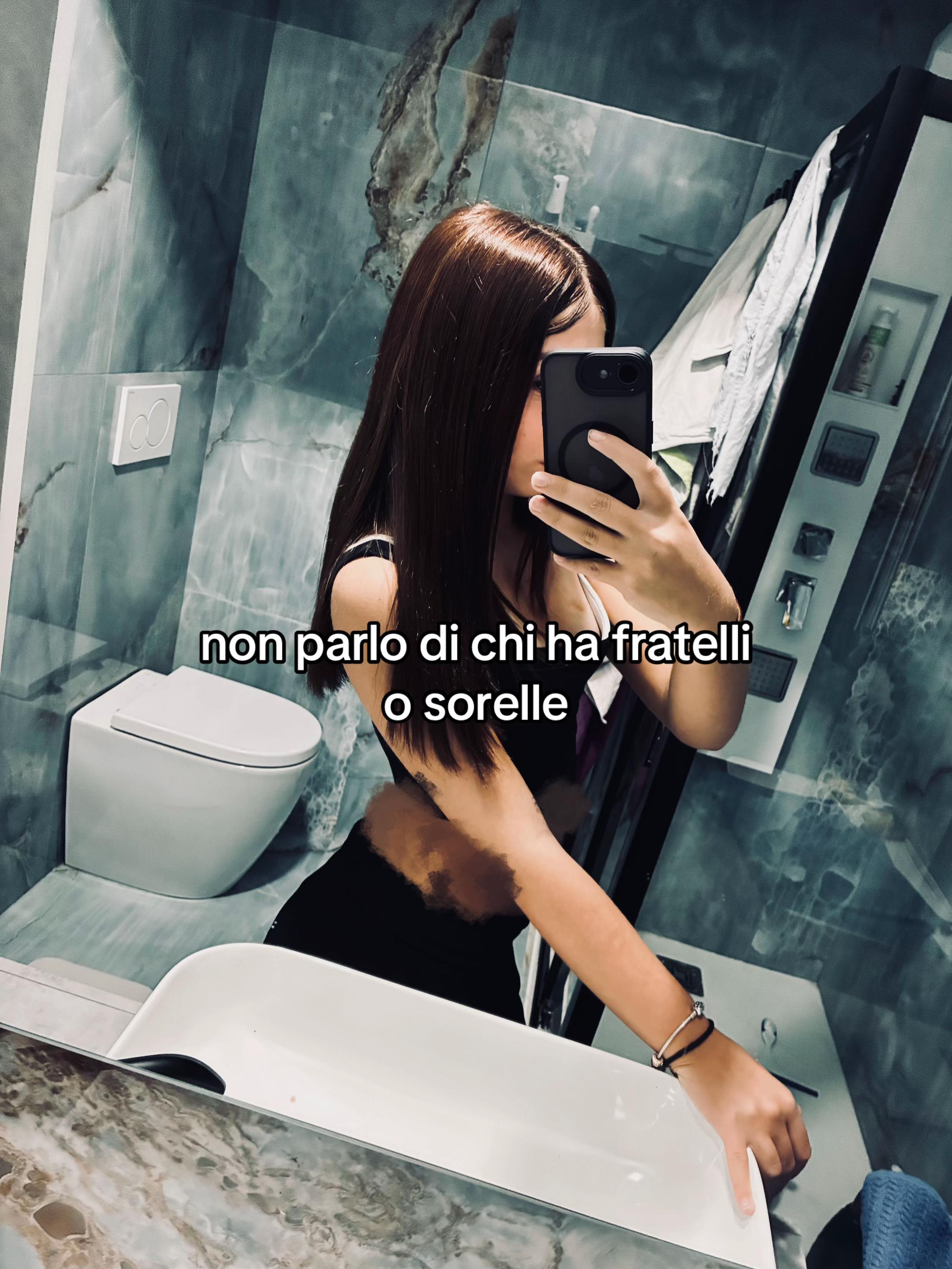 @𝟐𝟐