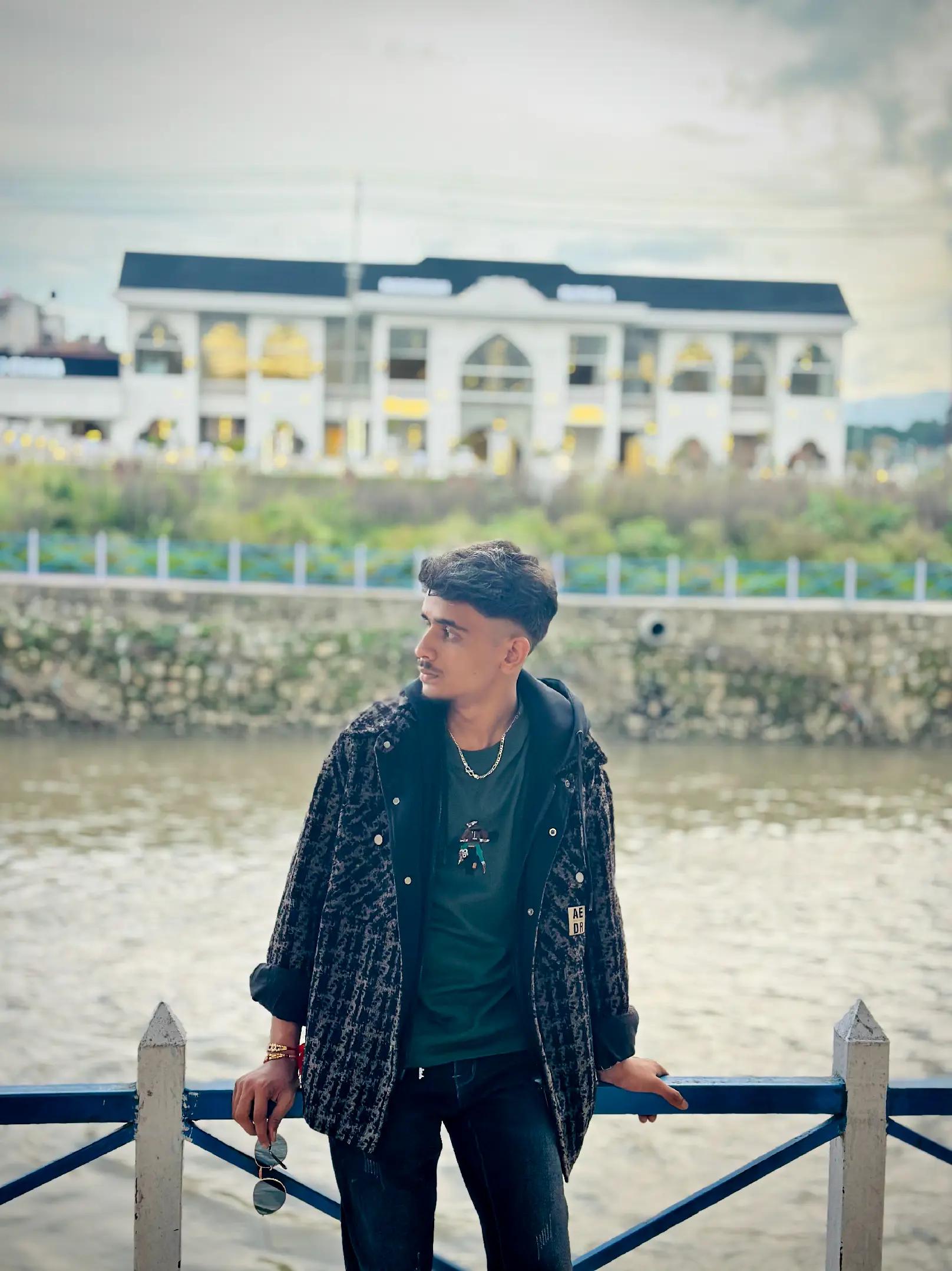 @👑𝐌𝐫_𝐘𝐚𝐝𝐚𝐯_𝐣𝐢🔥