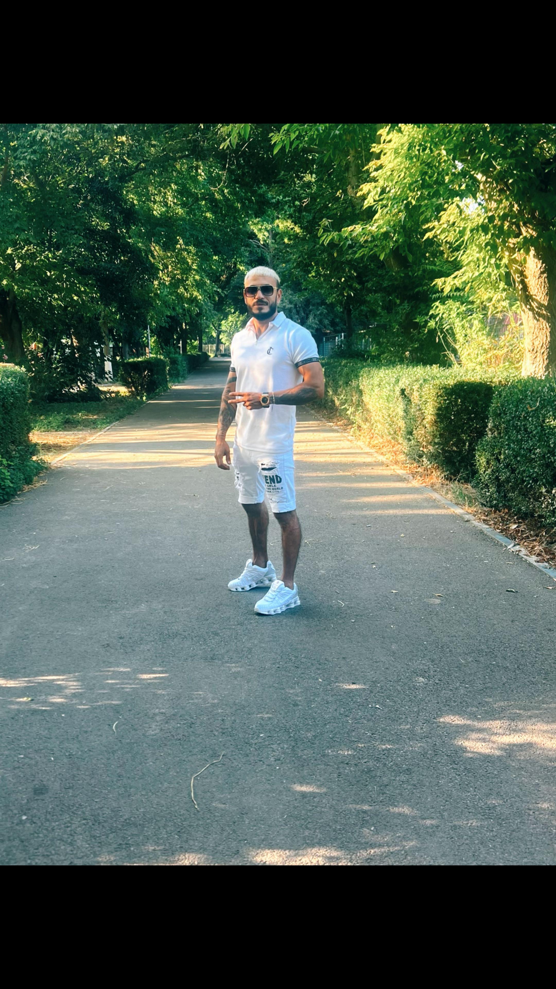 @MădăLin 👑