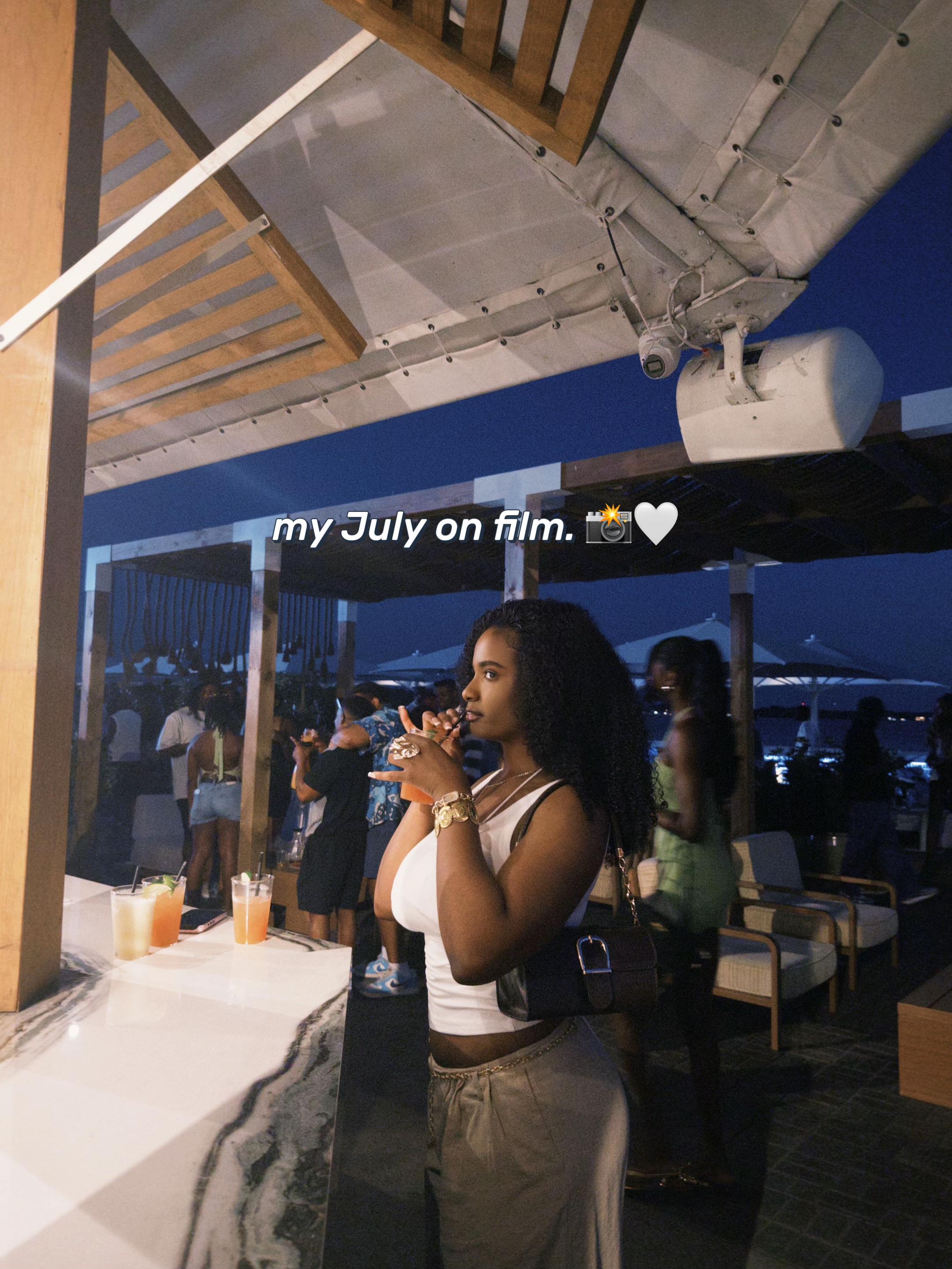@v4lyncia