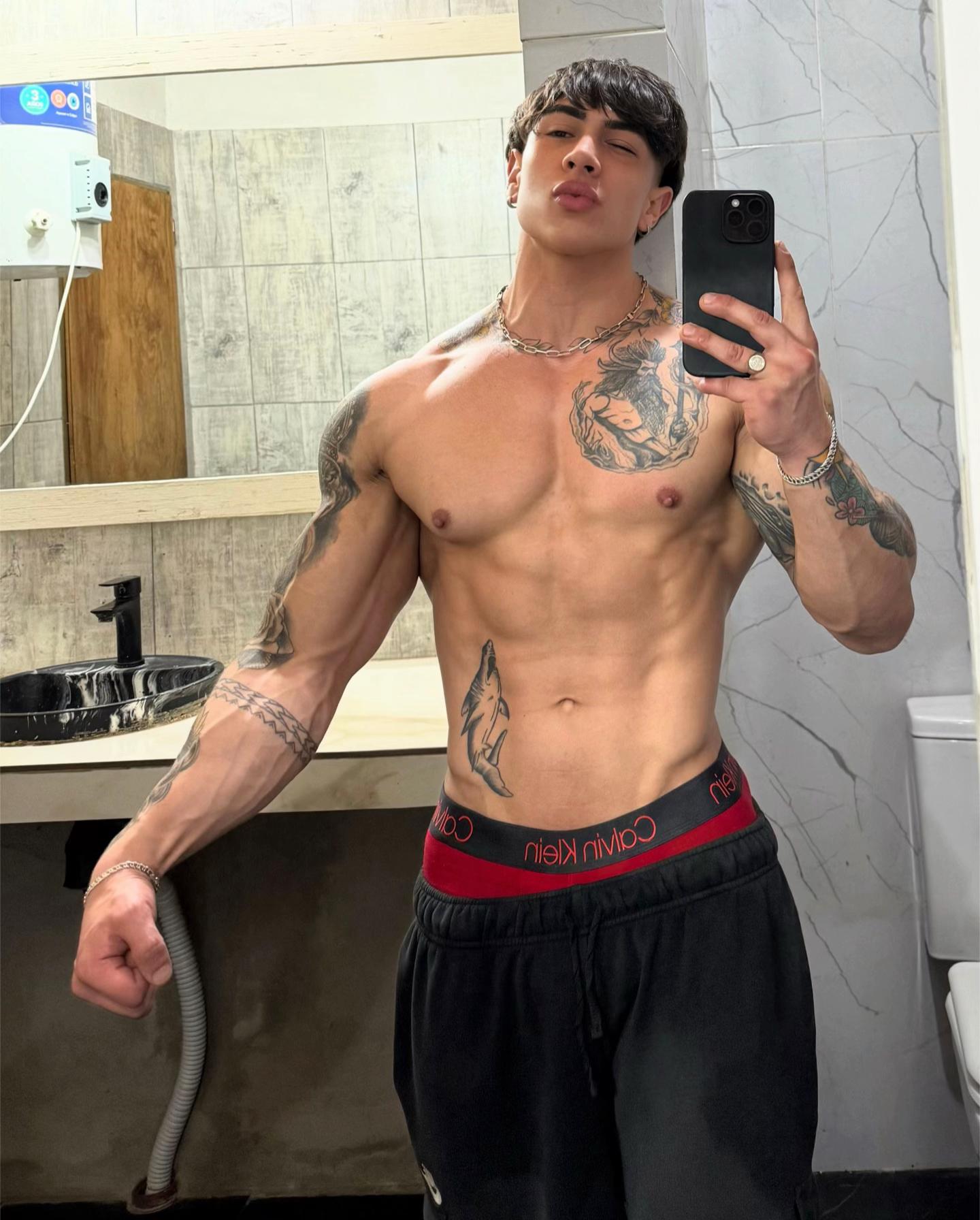@Nicolás
