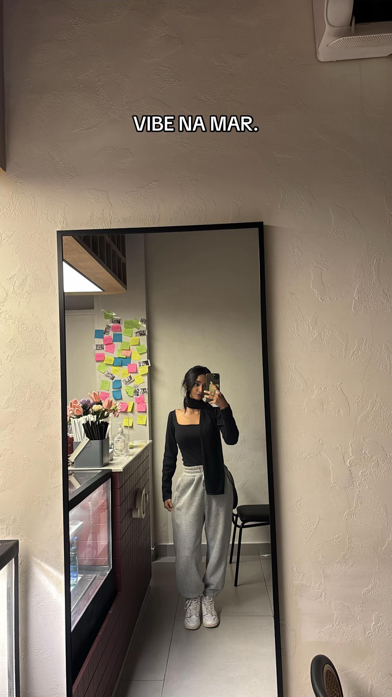 @ayeshaazhar_official