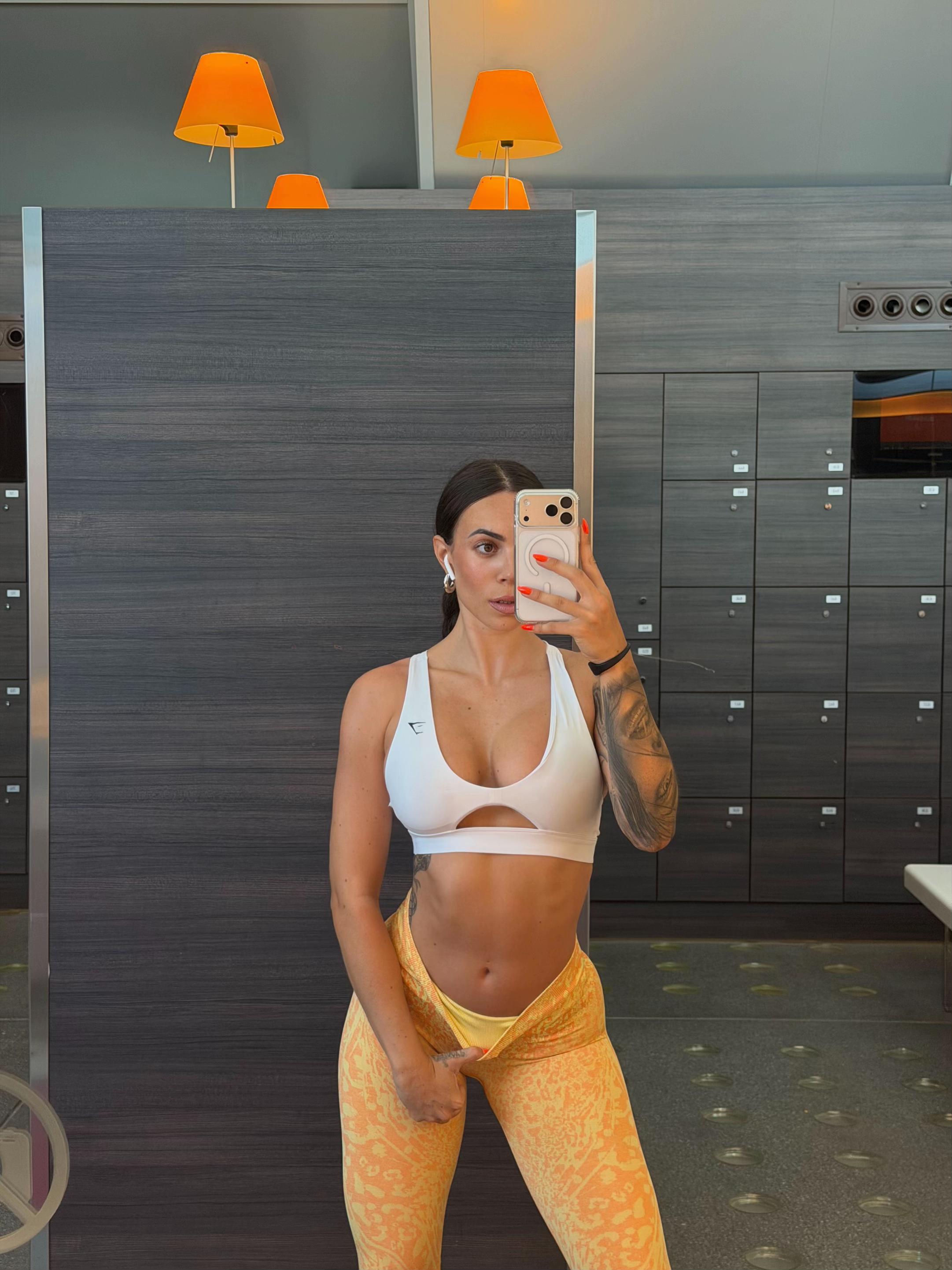 @Caarlamore