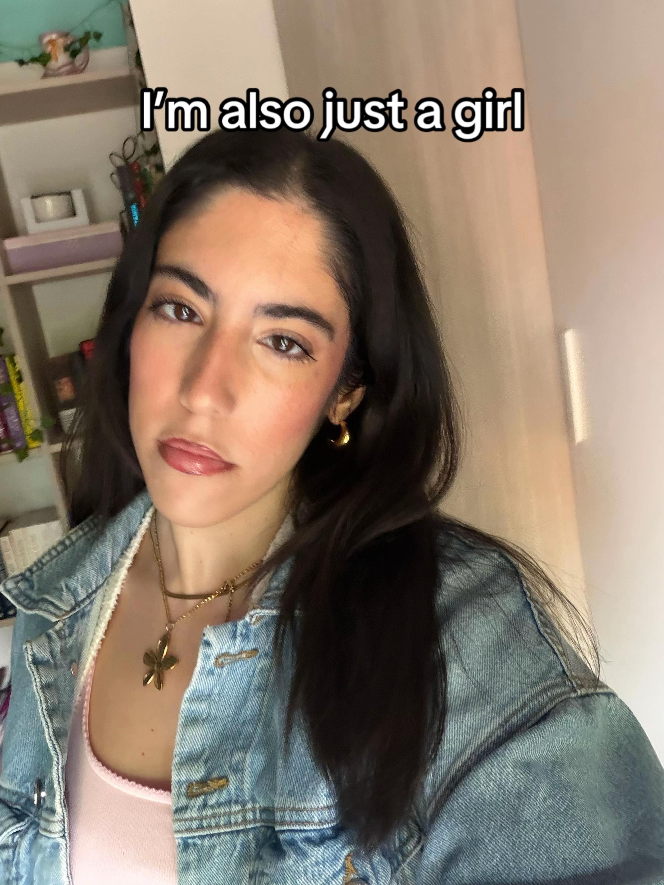 @JÚLIA