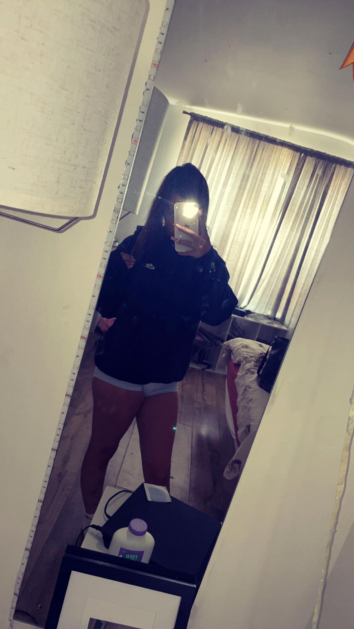 @🫰🏻