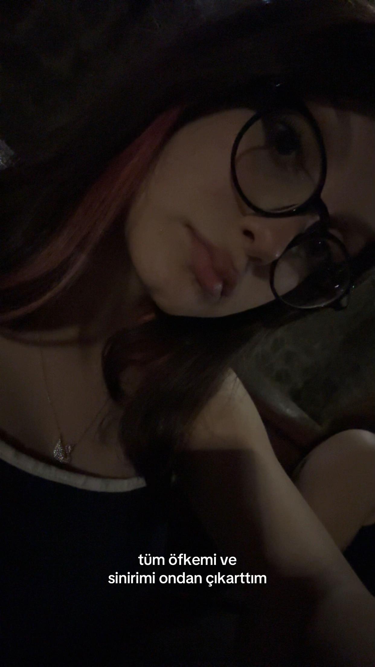 @👸🏻👸🏽
