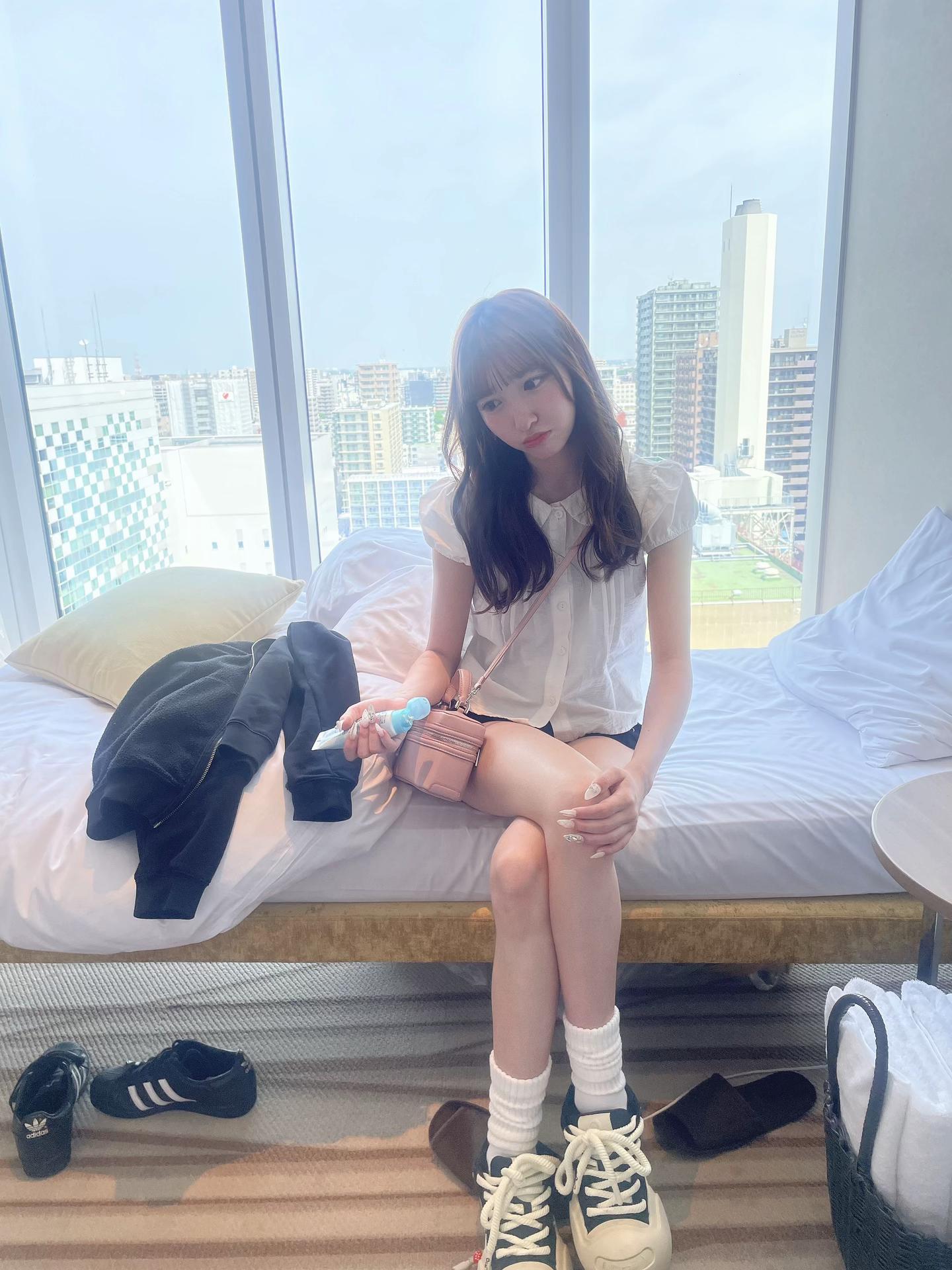 @板倉ももか