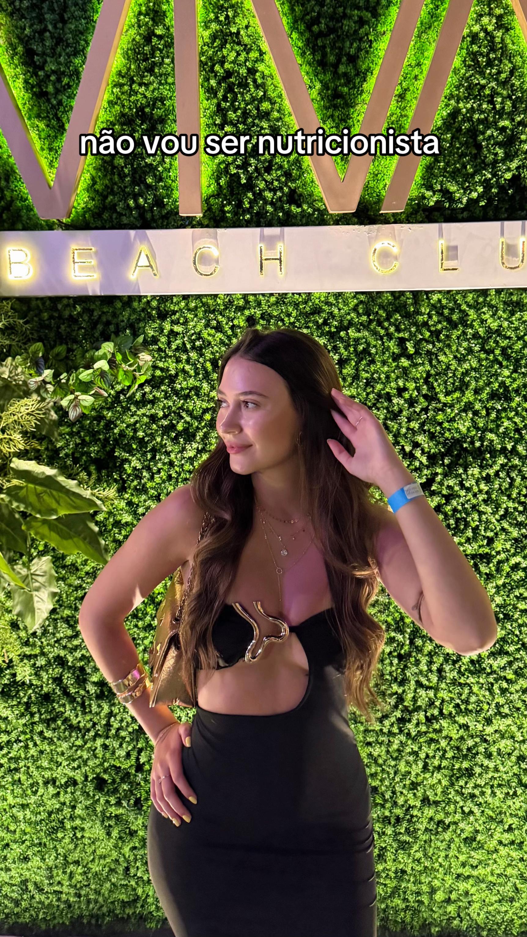 @larissa frança