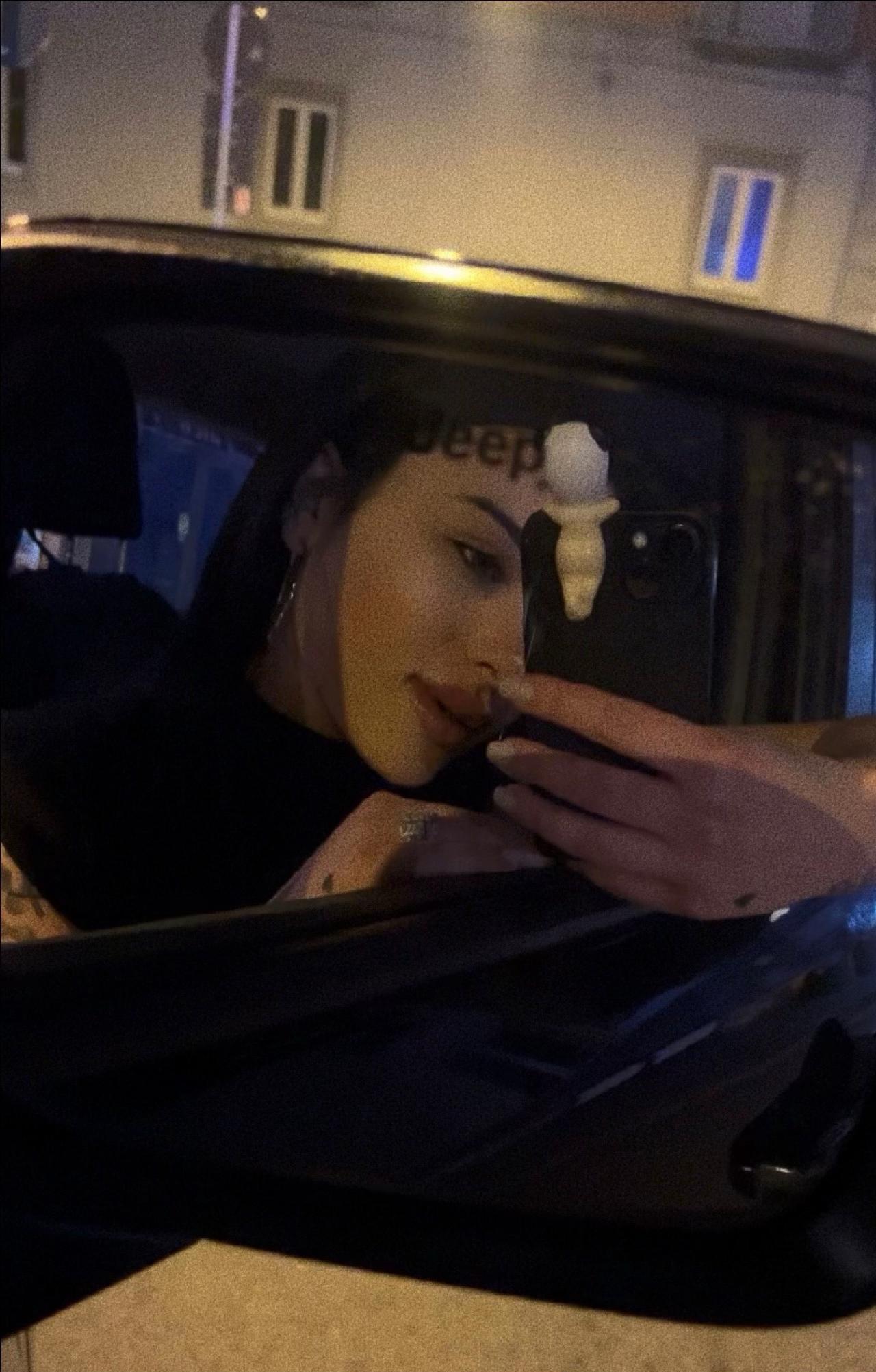 @•𝙰𝚛𝚢•