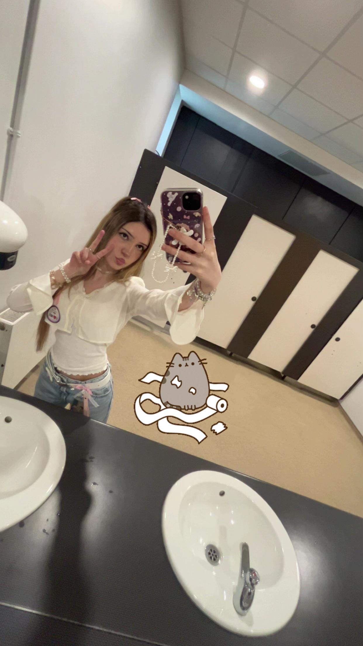 @𝒾𝓈𝒽𝒾𝜗𝜚·˚ 🪷