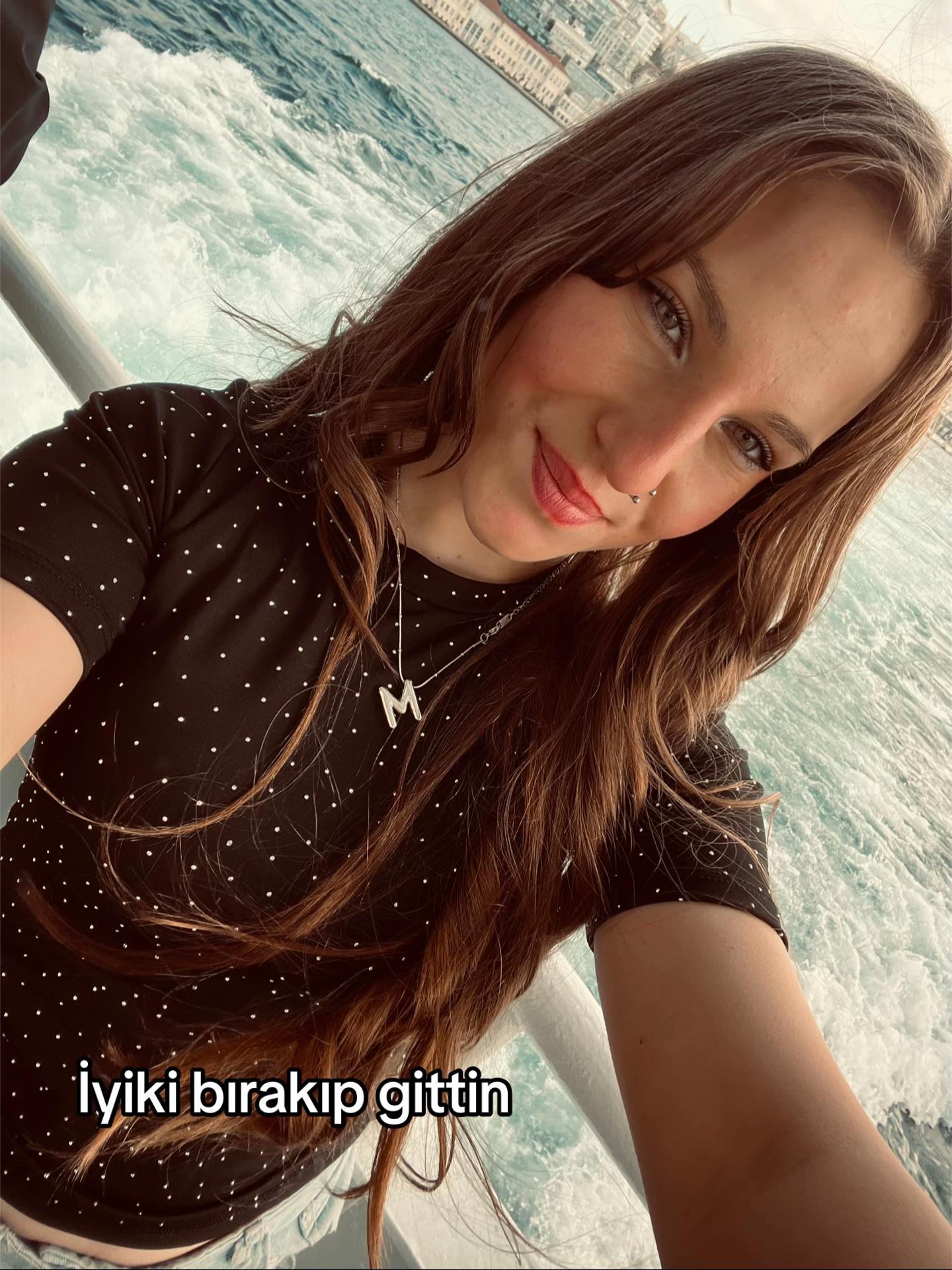 @𝓜𝓮𝓭𝓲𝓷𝓮