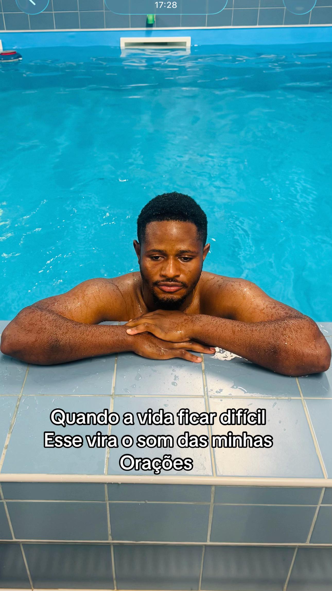 @Lú