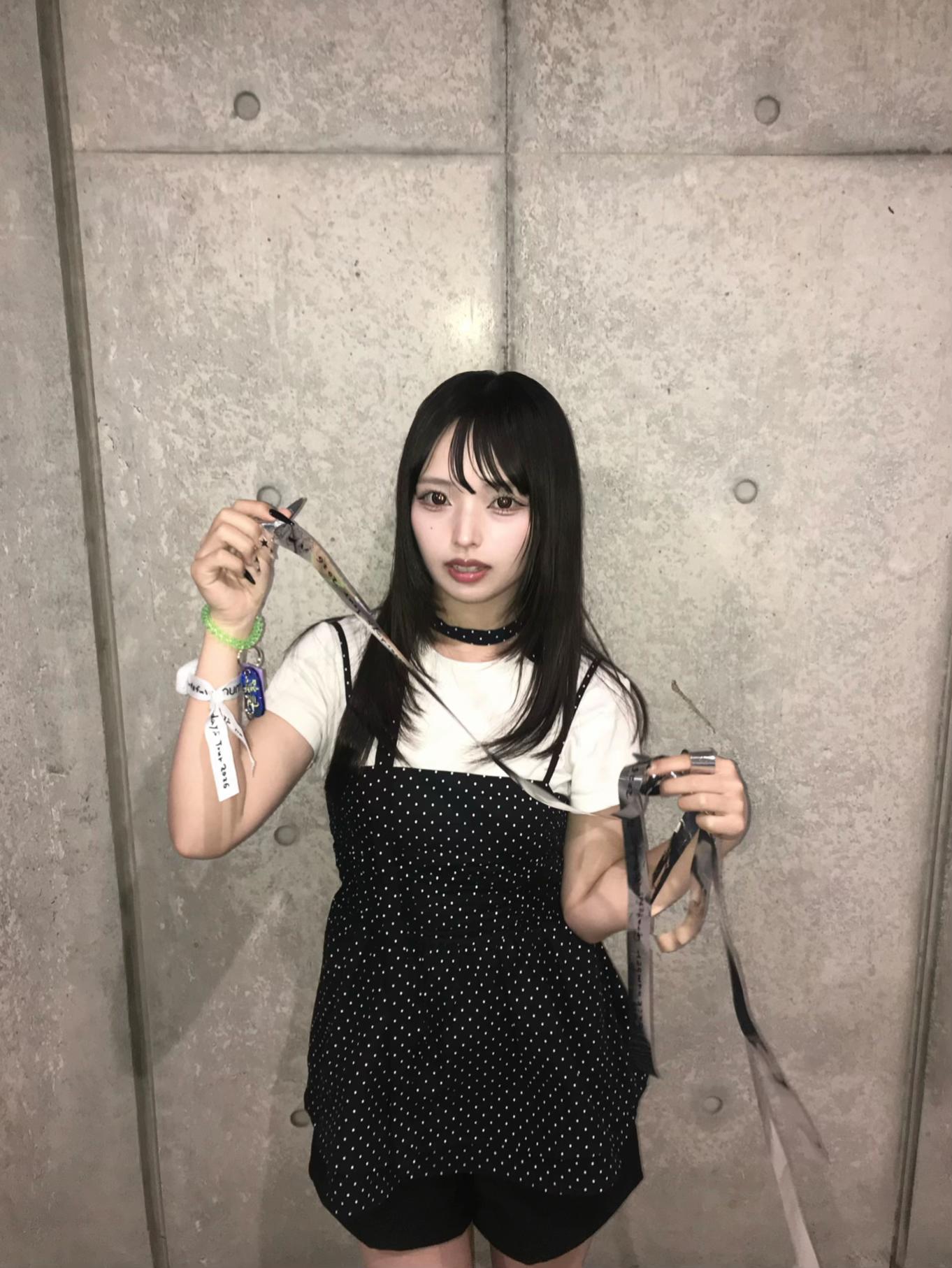 @スズ