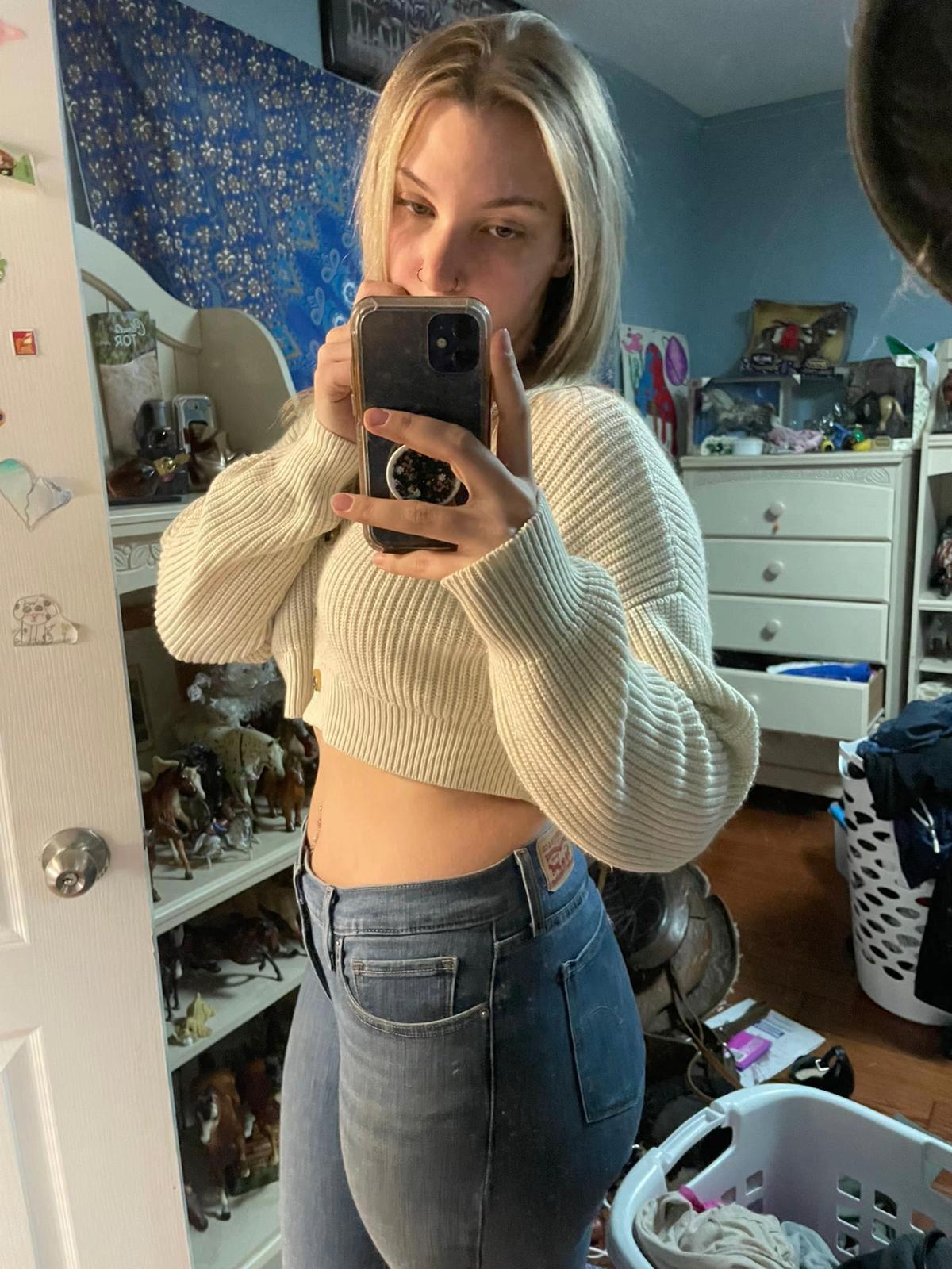 @chloe_devereaux