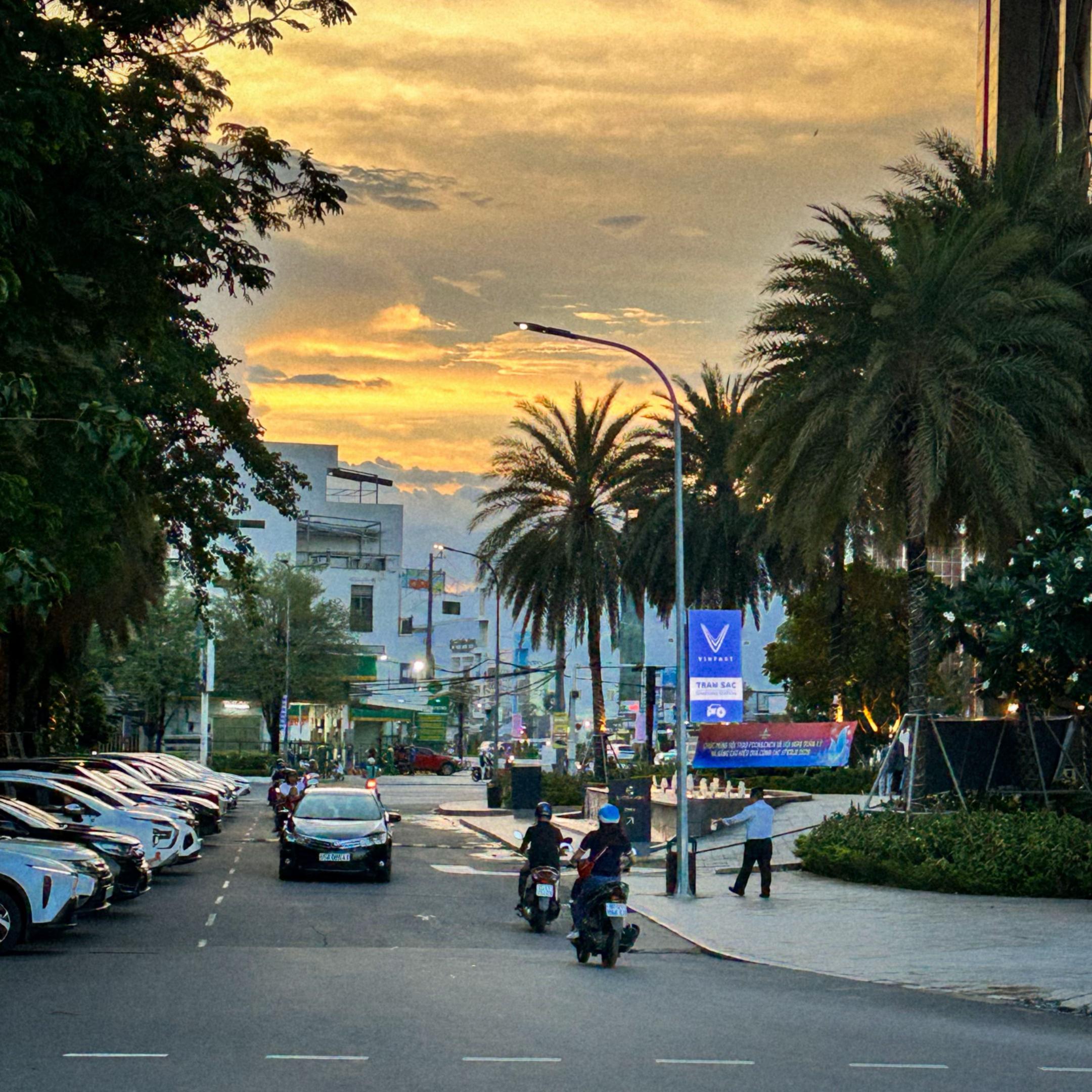 @Chú Tín Thợ Đụng