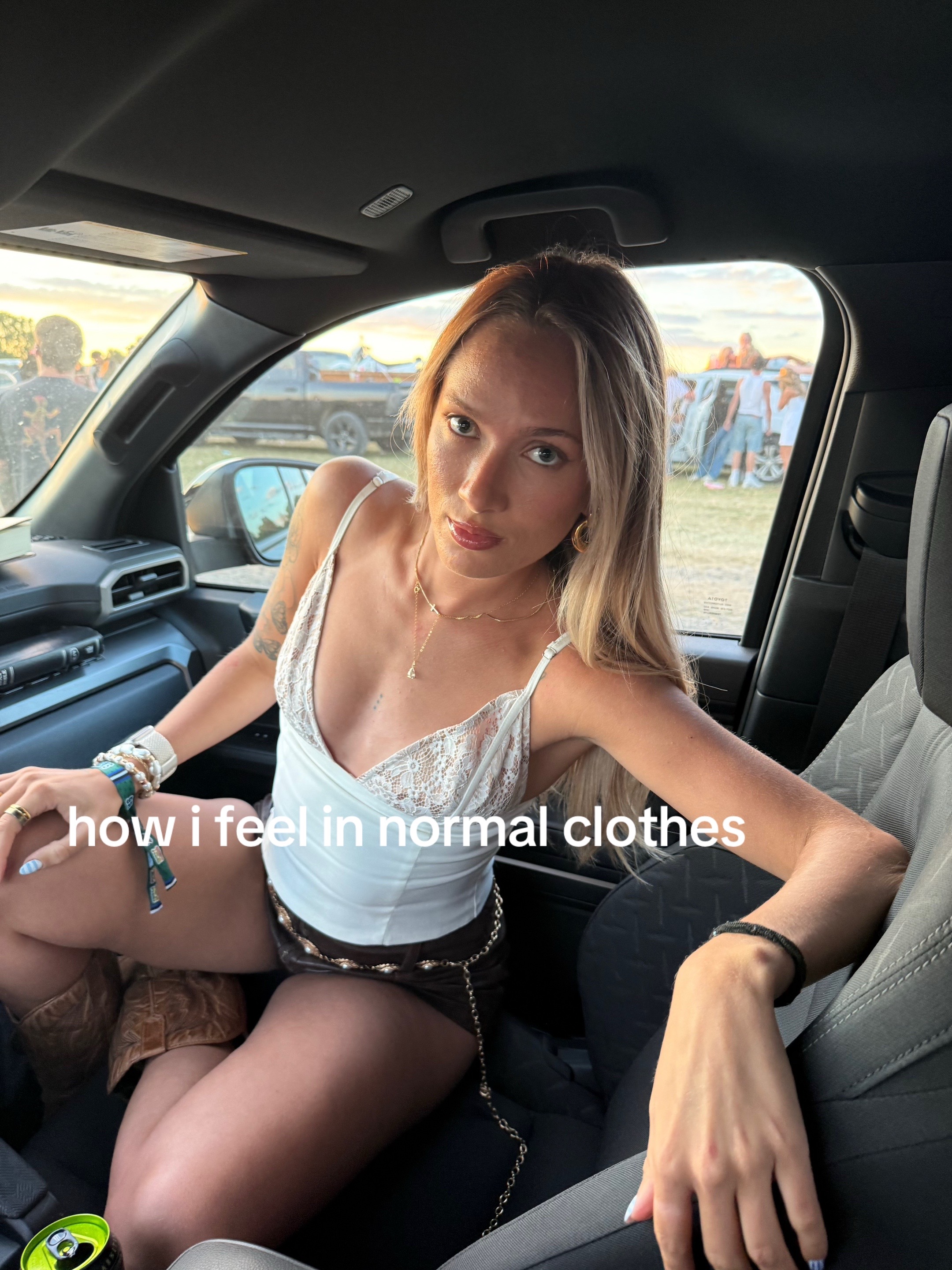 @Ella🦋