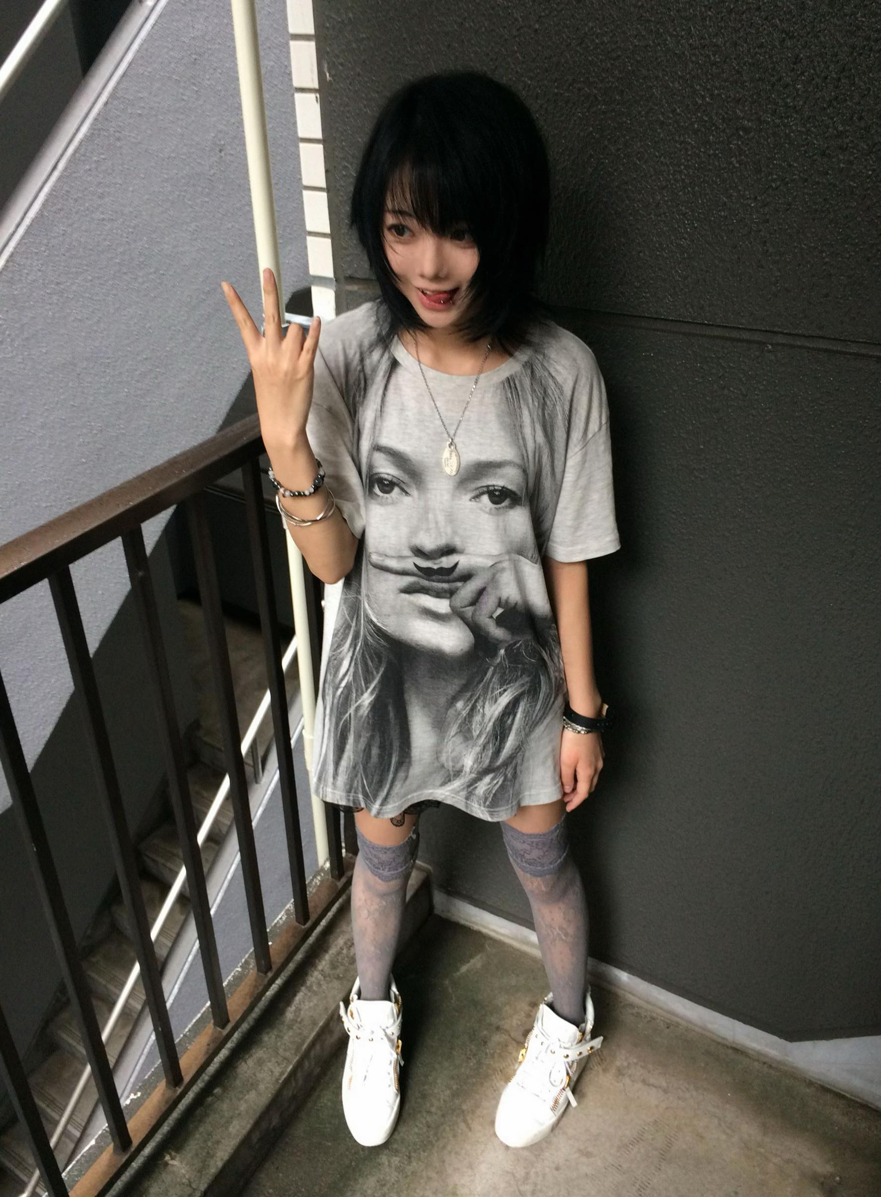 @Aru