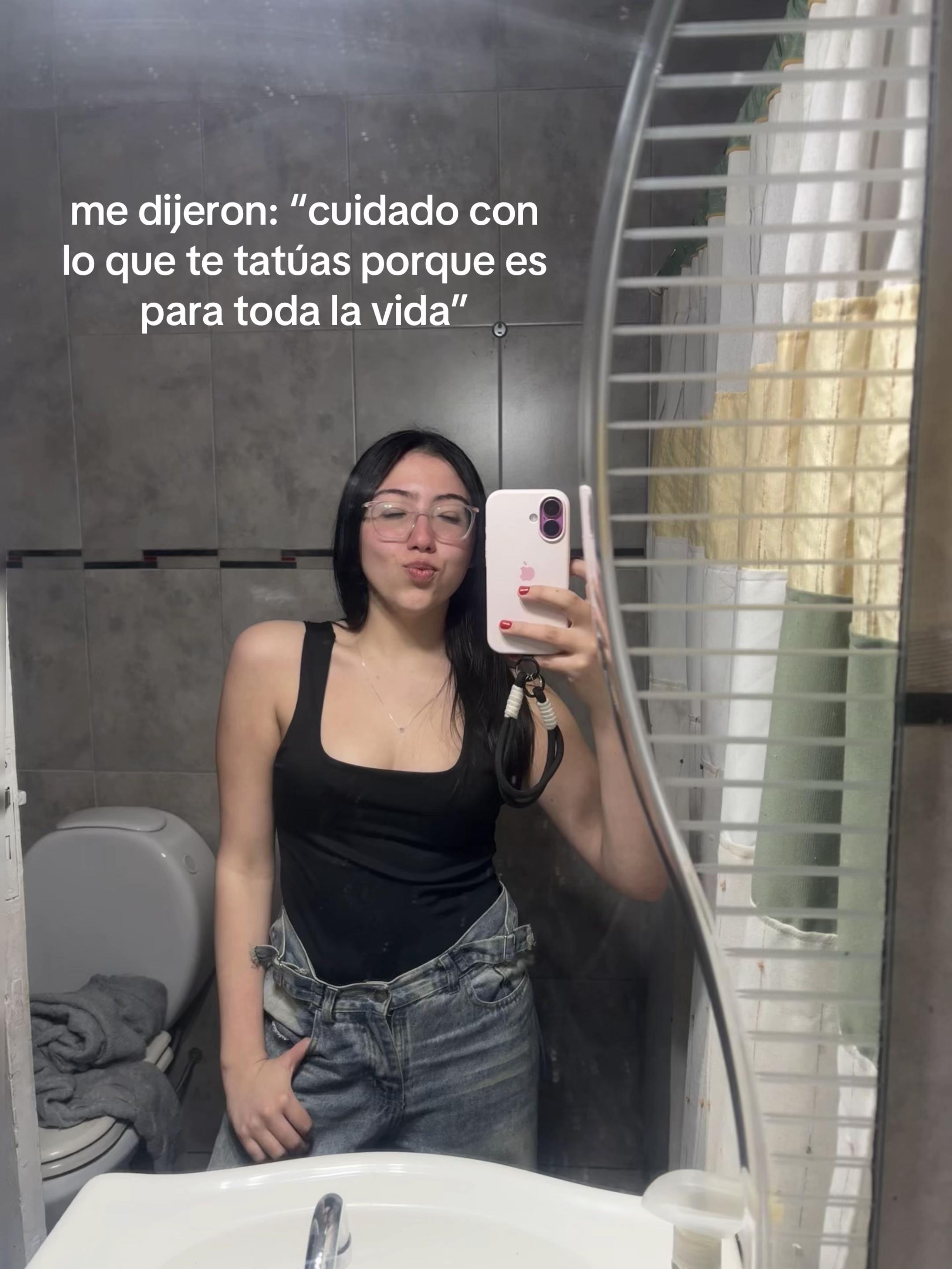 @whoisvickyy