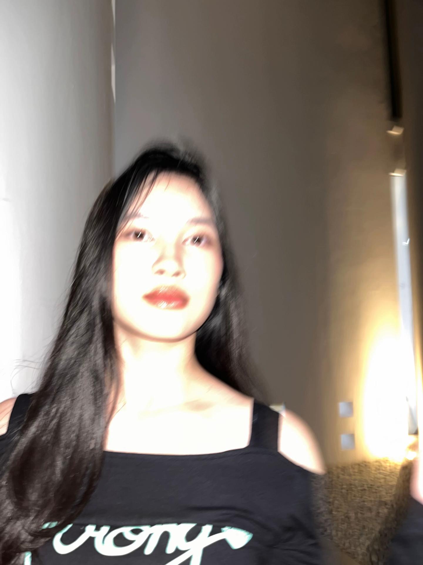 @elliciousy