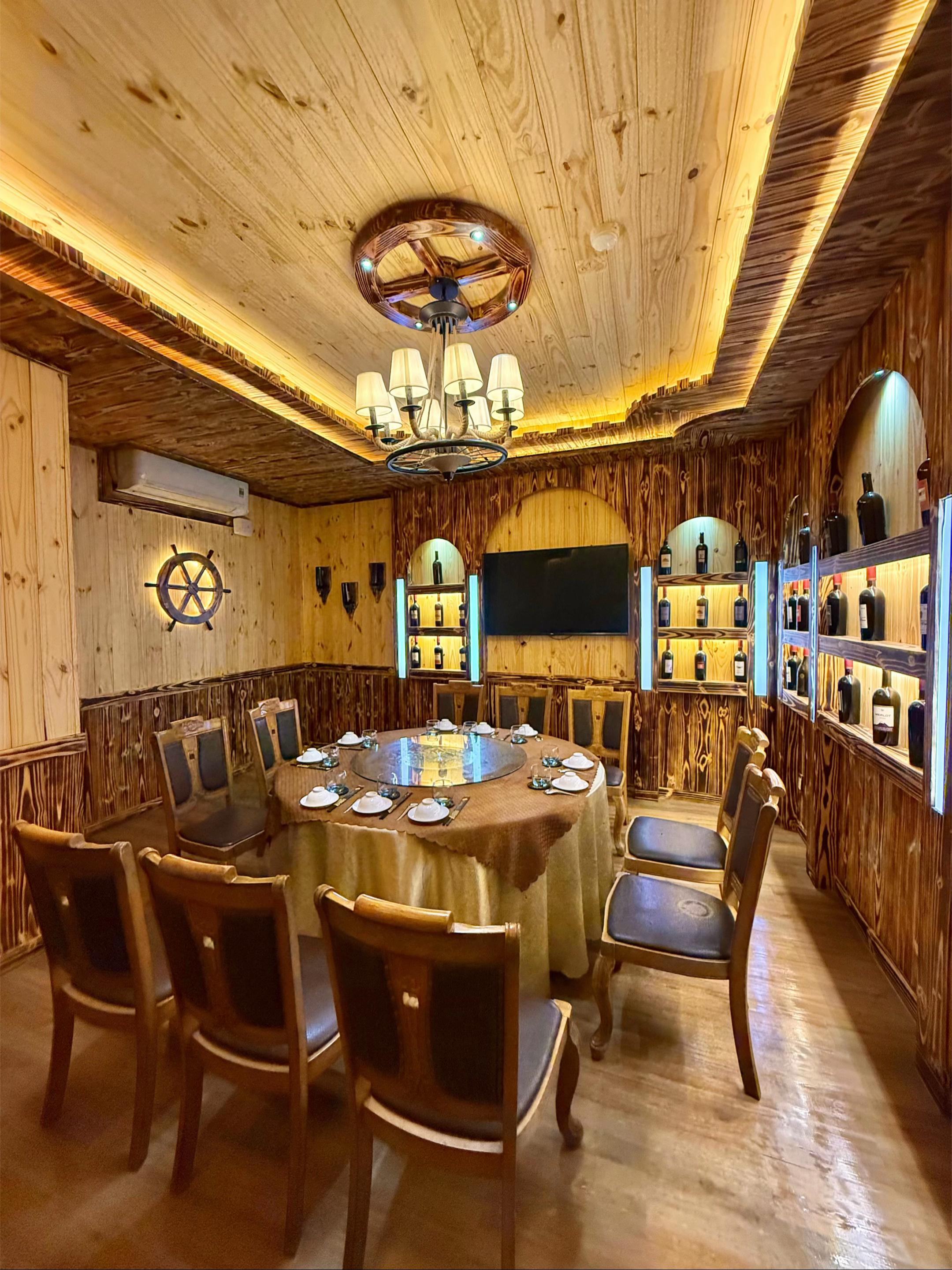 @Nh&agrave; H&agrave;ng Quỳnh Anh