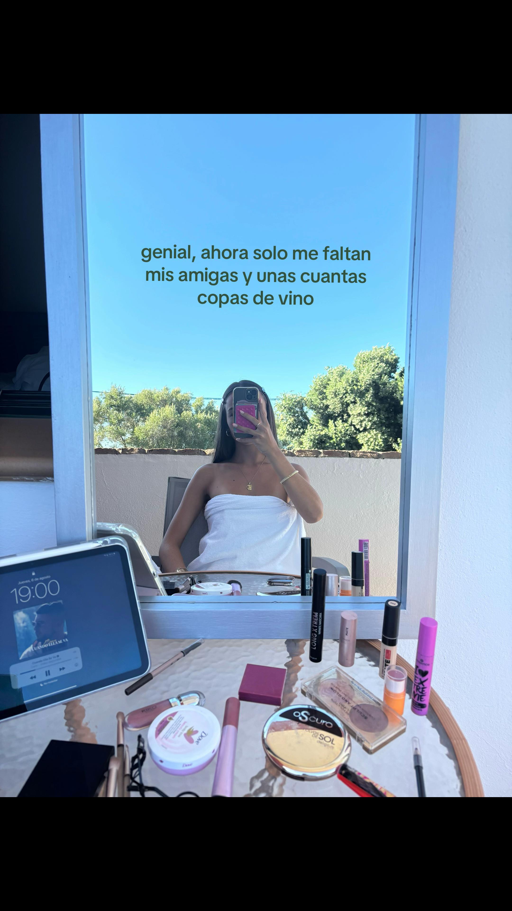 @núria