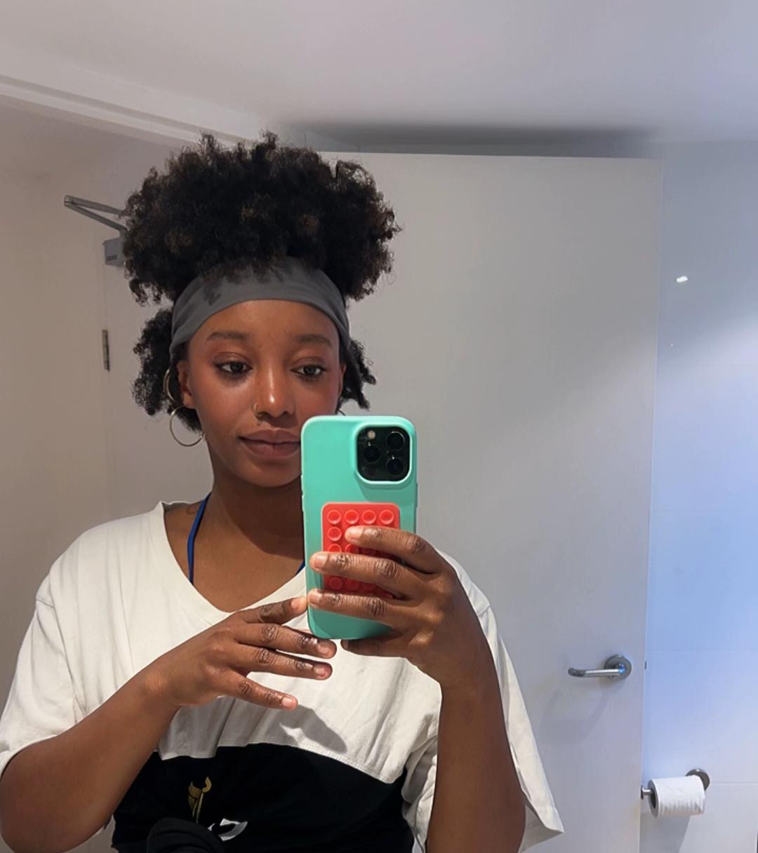 @EllE