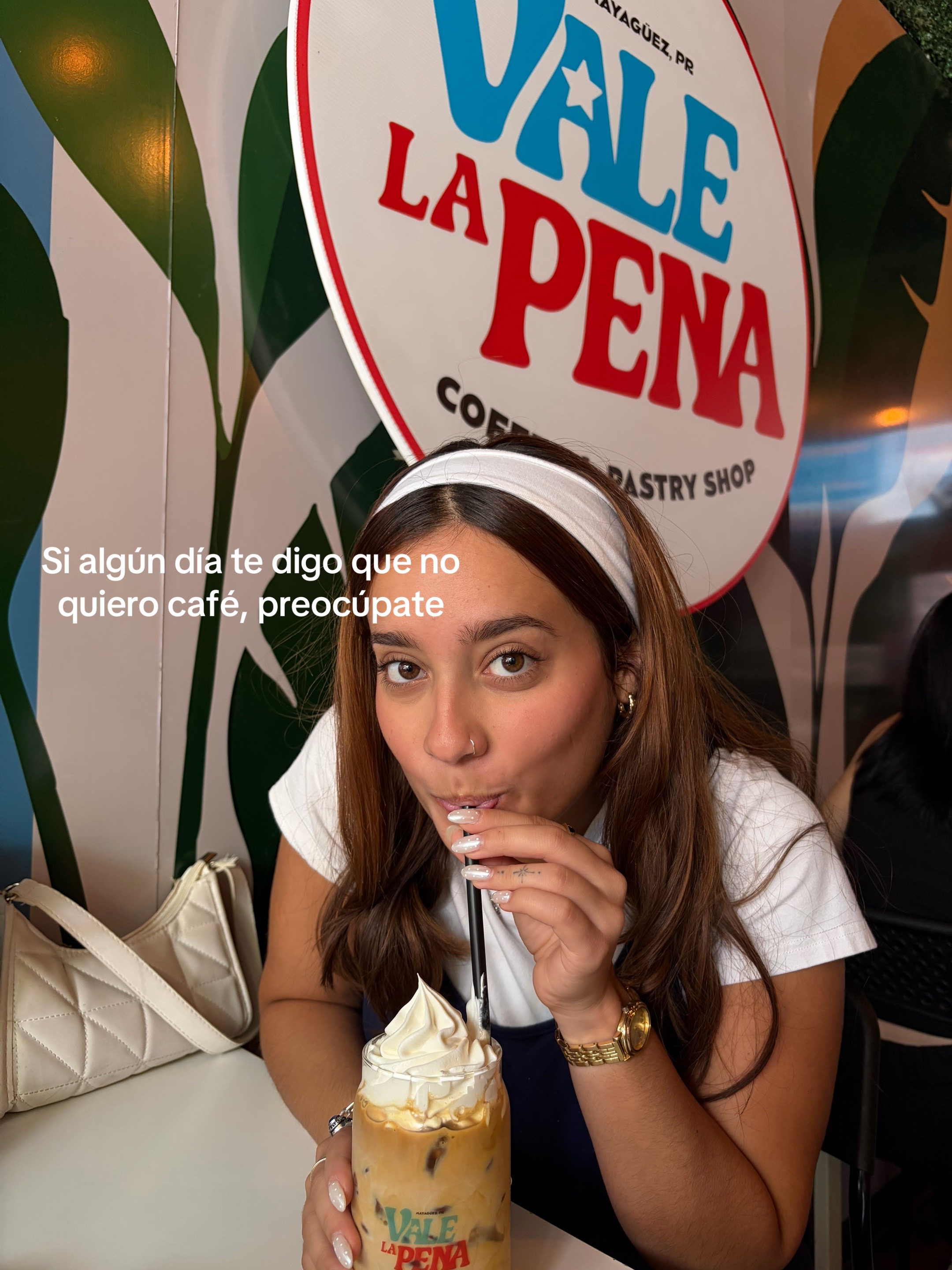 @negrón