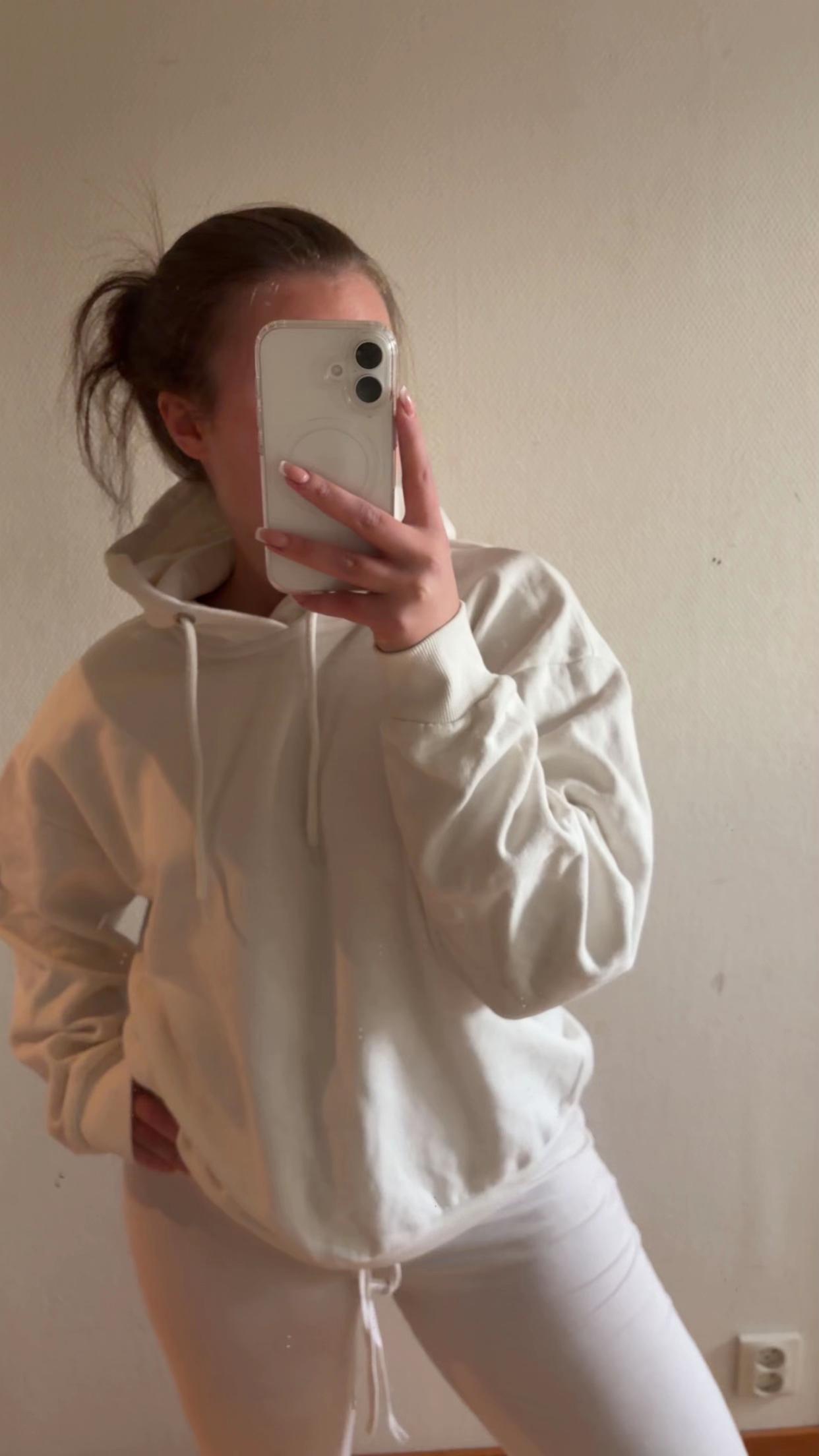 @Alexandraaa
