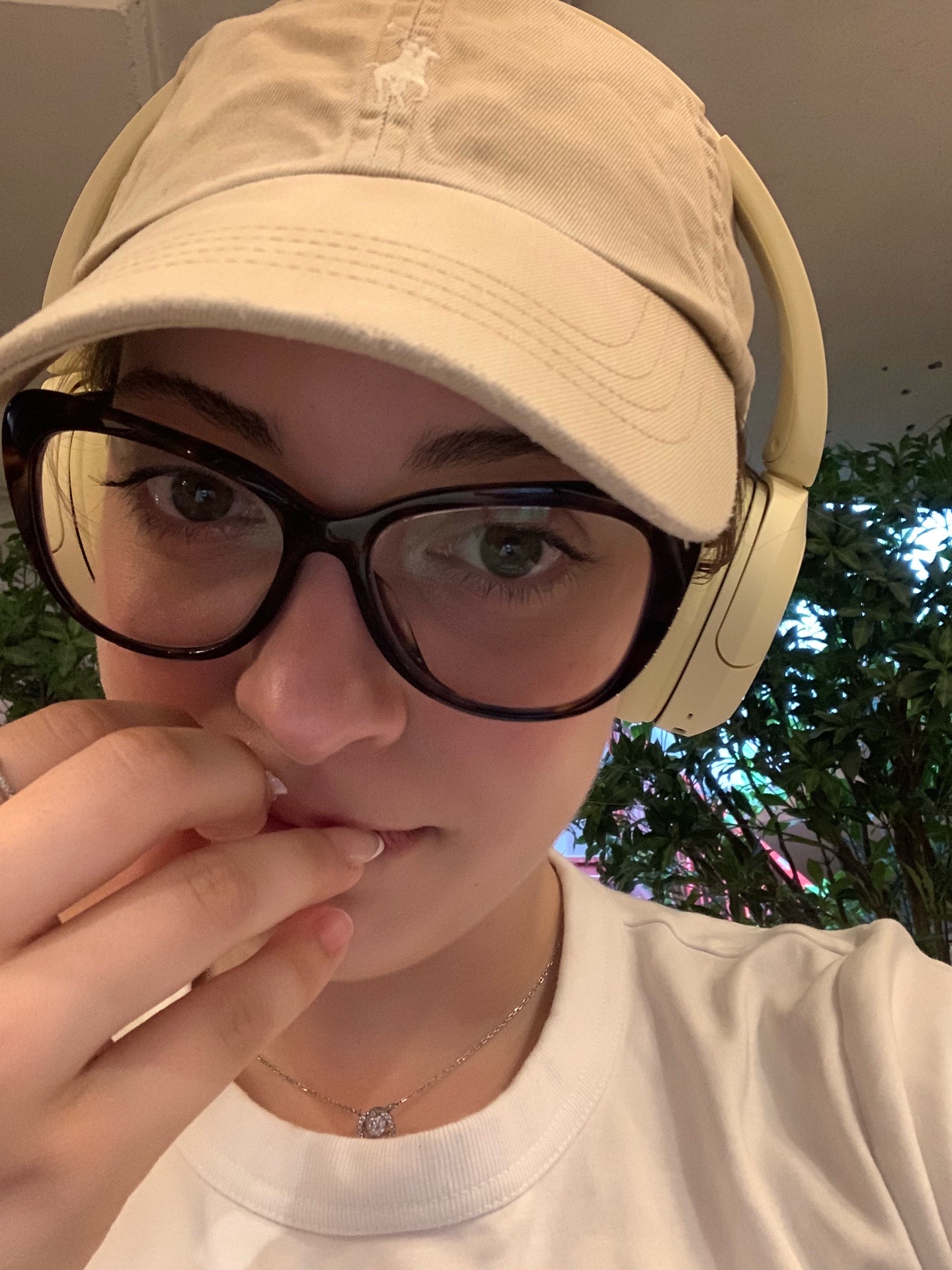 @annahereandthere