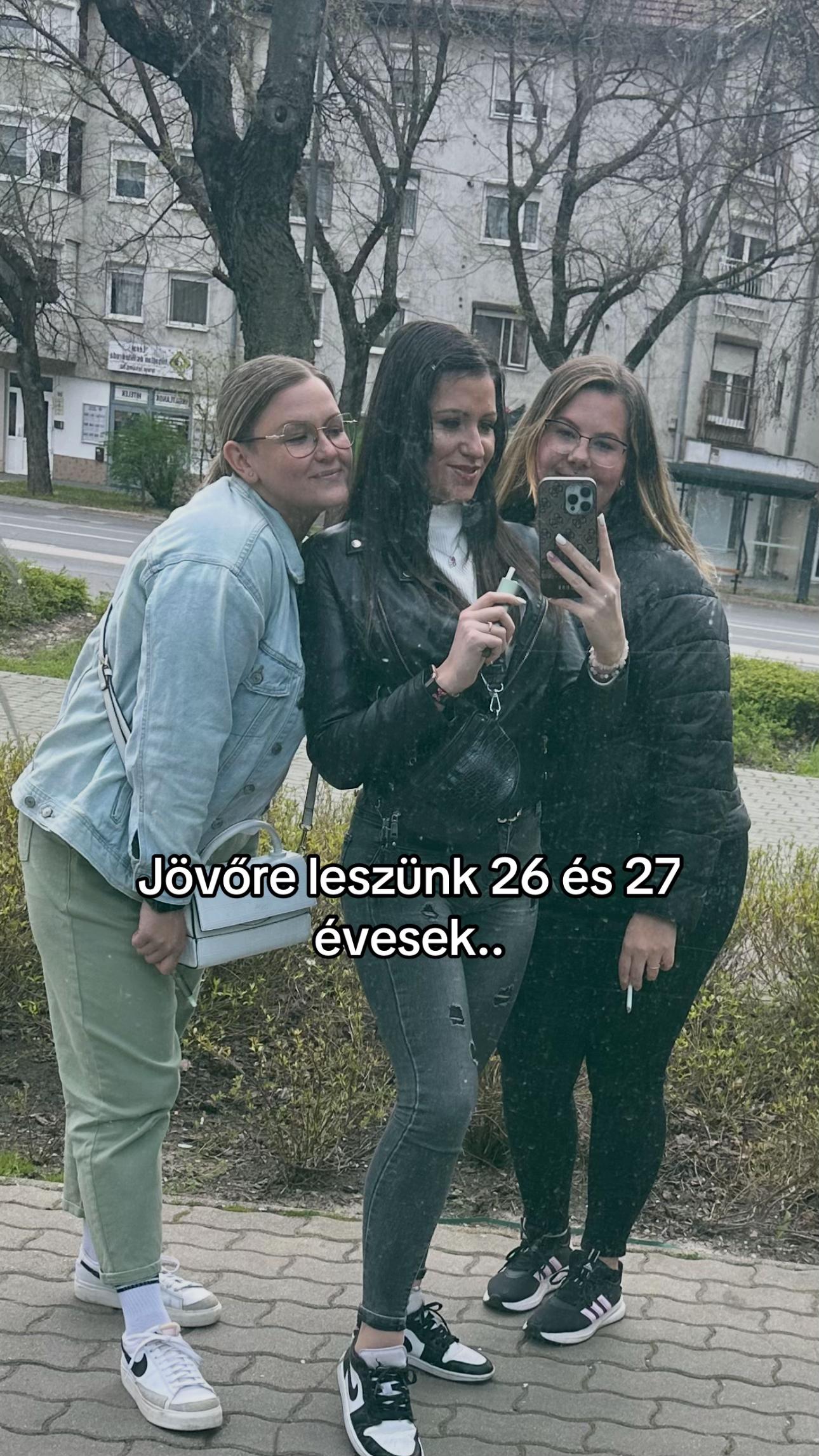 @𝗘nikő✨