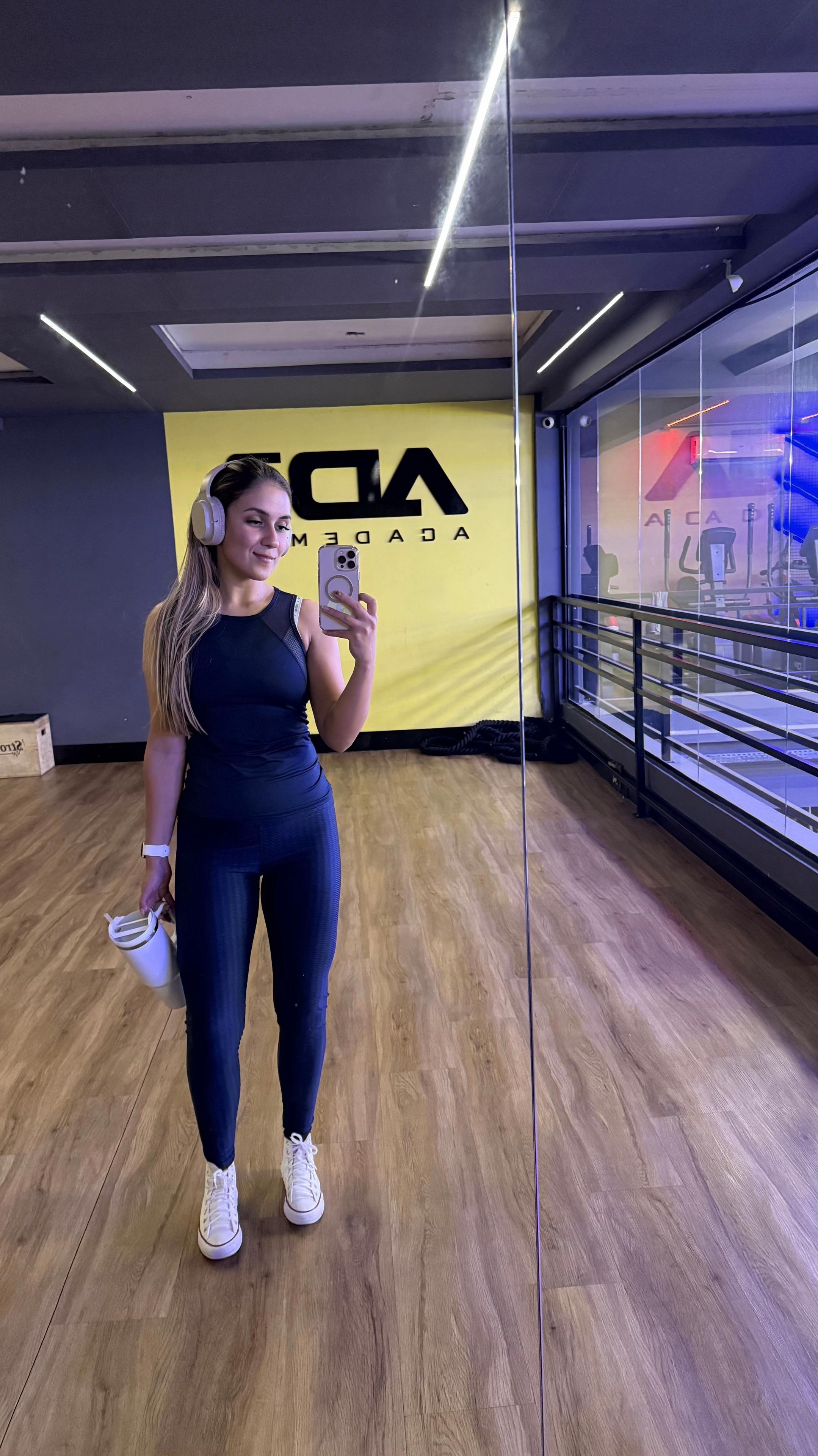 @celena_tavares