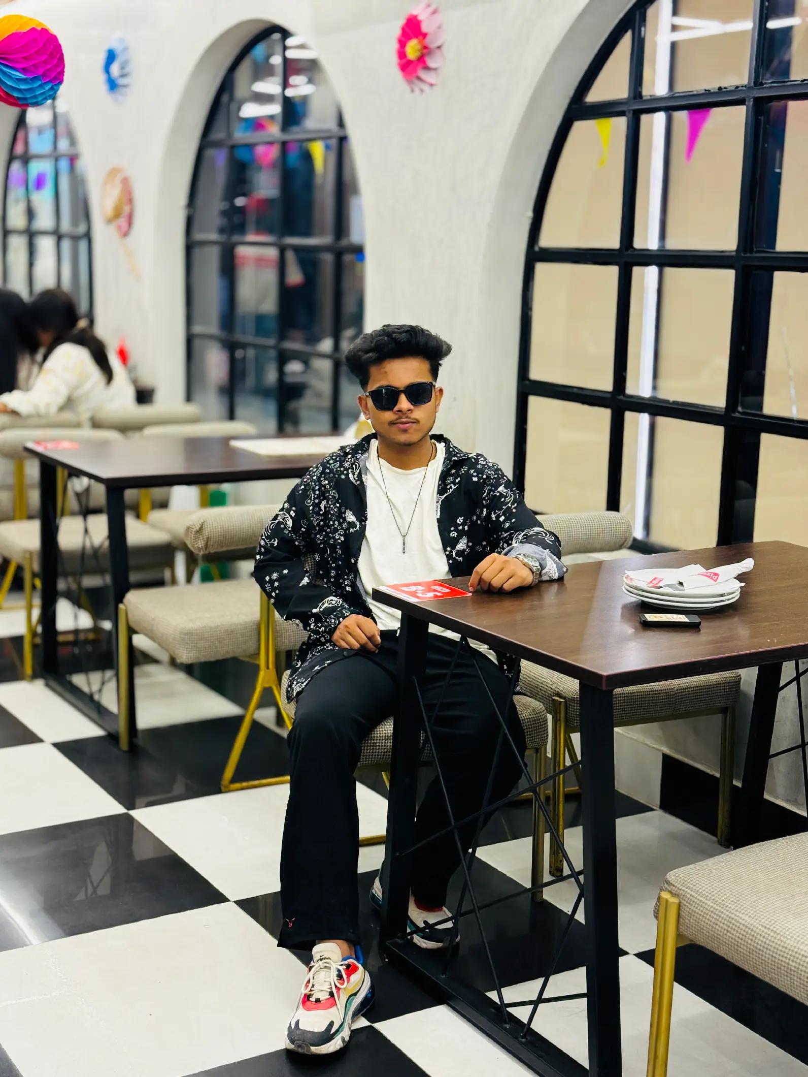@𝐑𝐀𝐒𝐄𝐃 😎💥