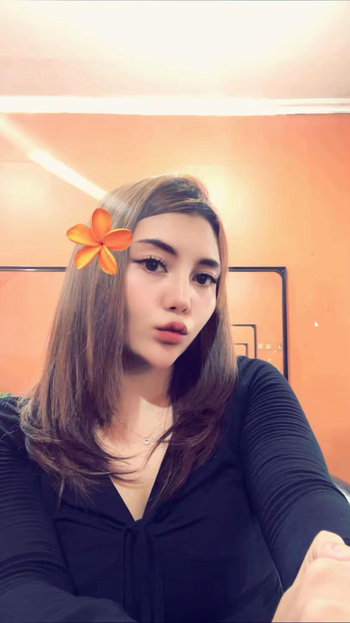 @Bella