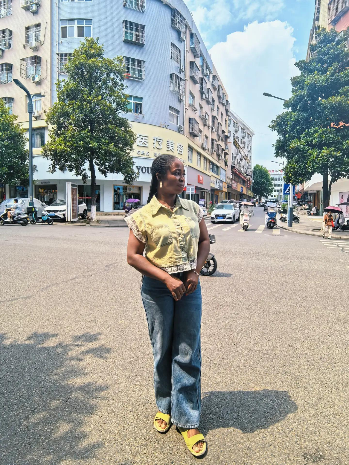 @CHARLOTTE SARPONG